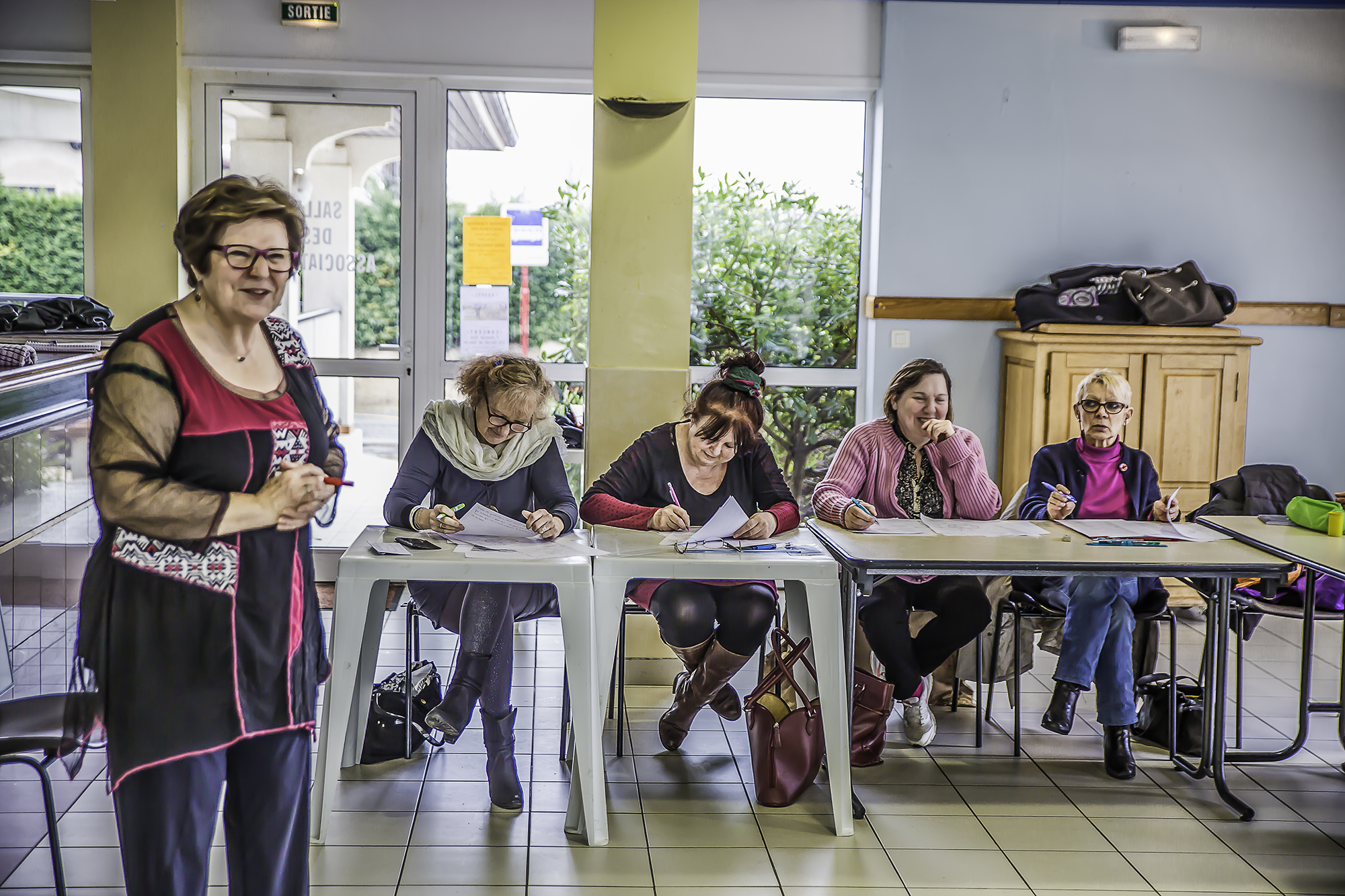 Nicole Poujoulet et une partie de lassistance 1bis 100216.jpg