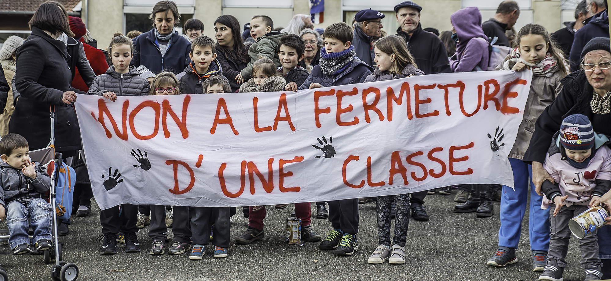 Les parents avec la banderole 2bis 160216.jpg