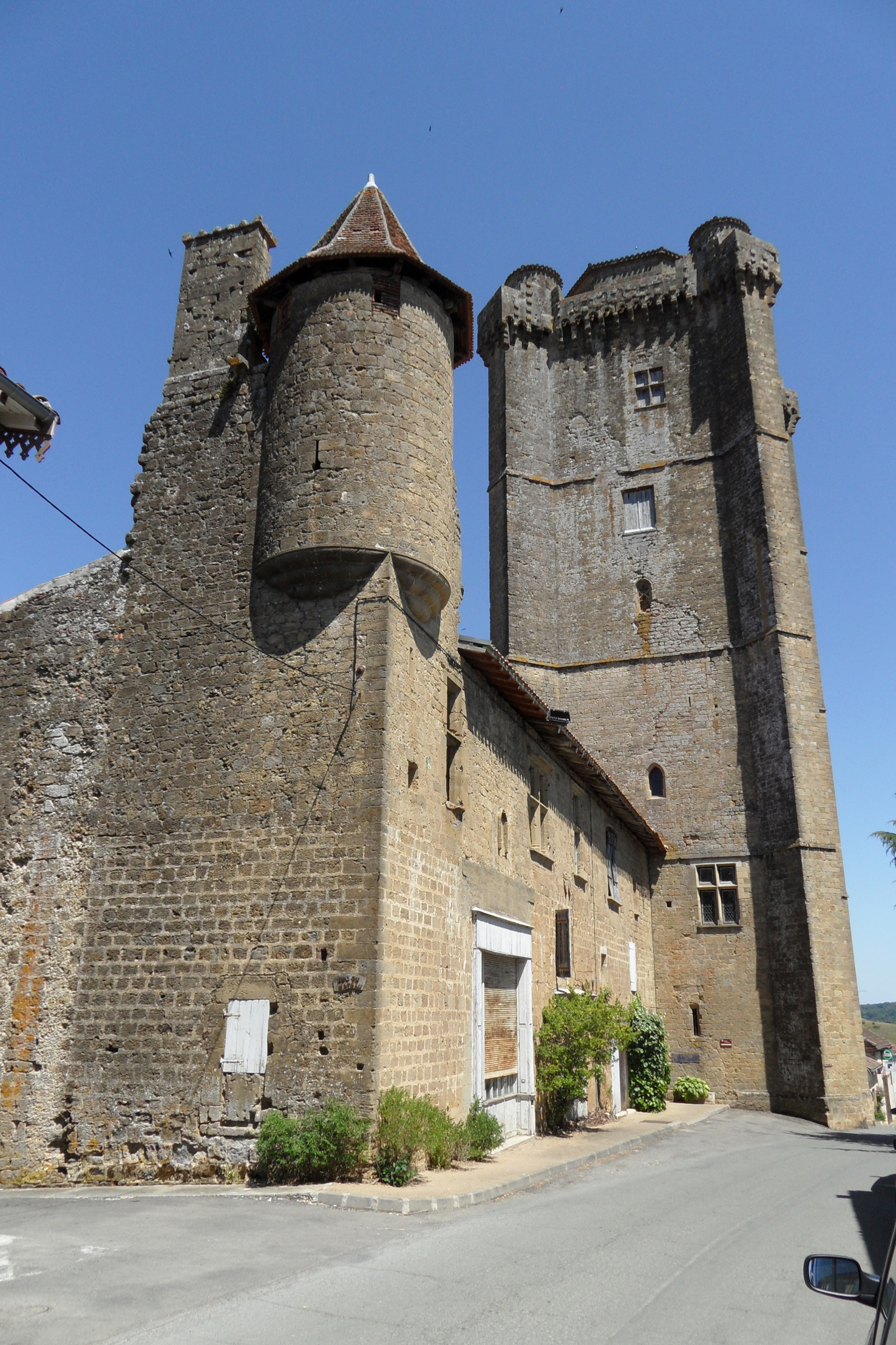 bassoues village201115.JPG