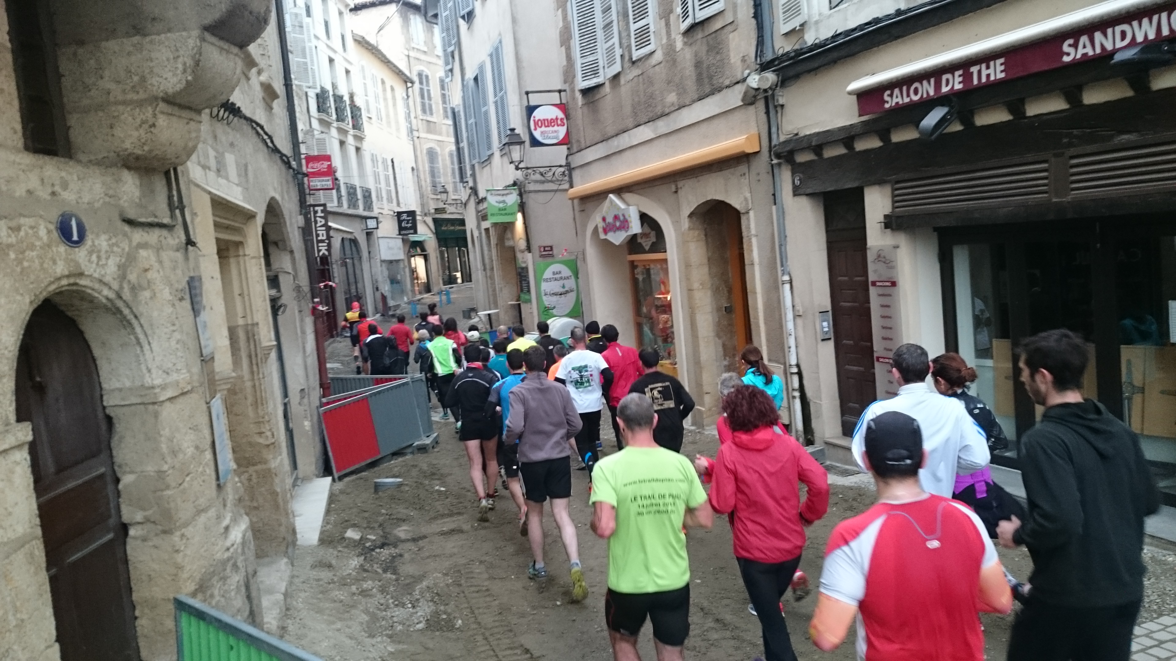 Passage dans la rue Dessoles en travaux lors de la dernière sortie.JPG