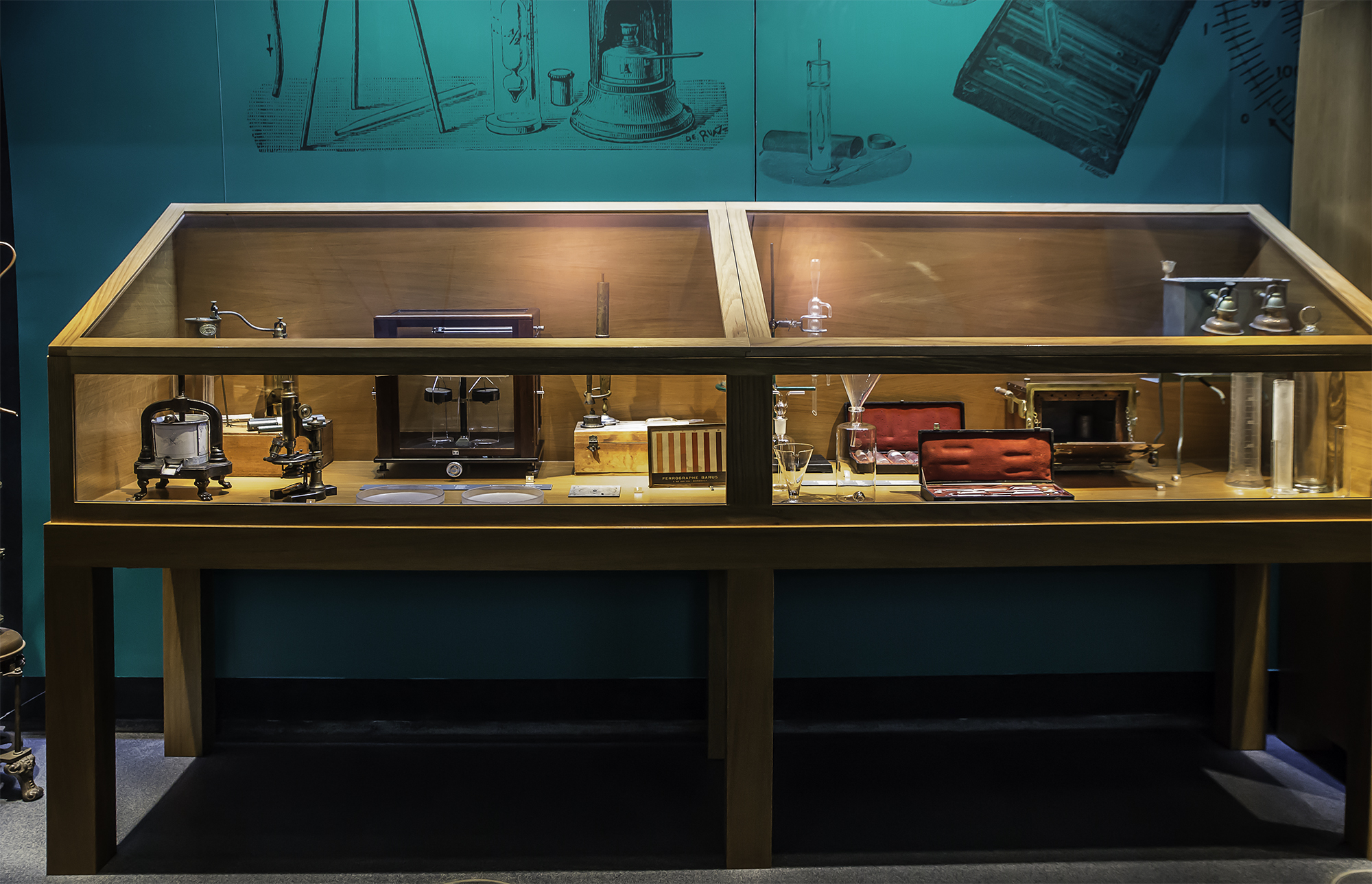 9 Vitrine 1bis 070516.jpg