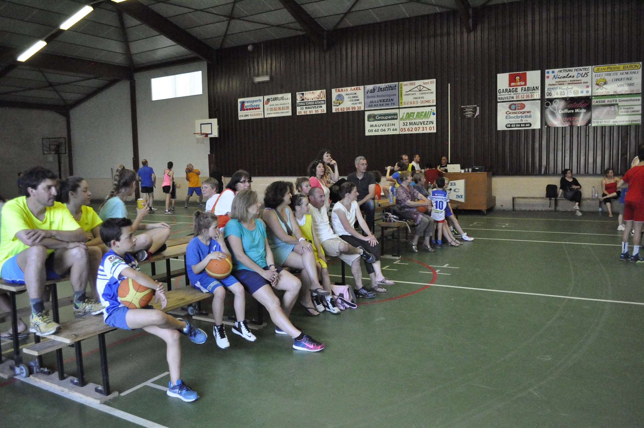 forte participation à cette première fête du basket.jpg