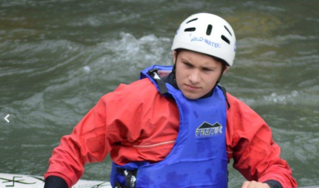 kayak 2.jpg