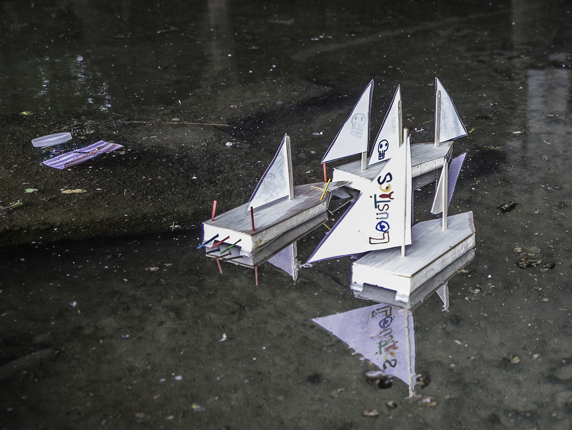 2 Objets flottants non-identifiés 1bis 040616.jpg