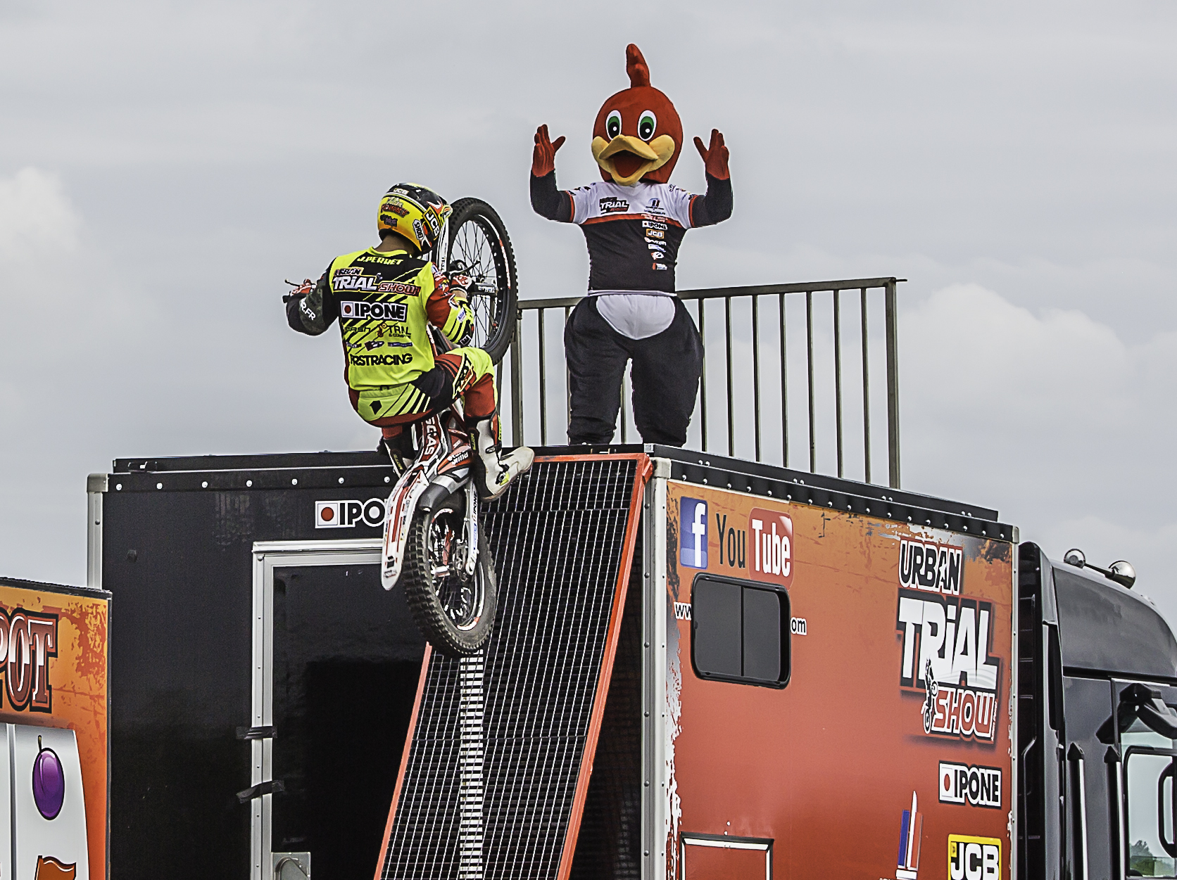 e show trial 1bis 110616.jpg
