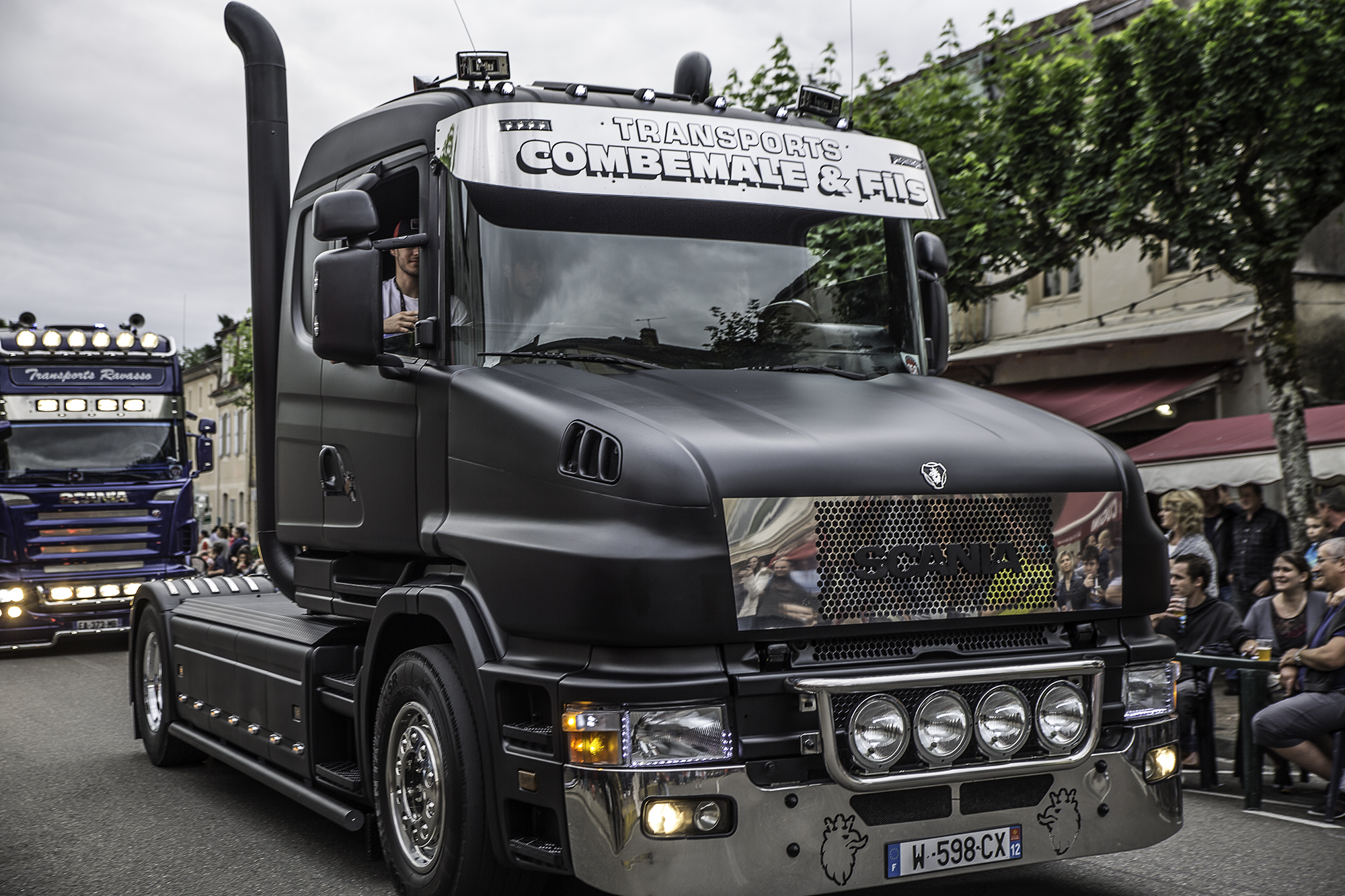 3 parade camions décorés 1bis 110616.jpg