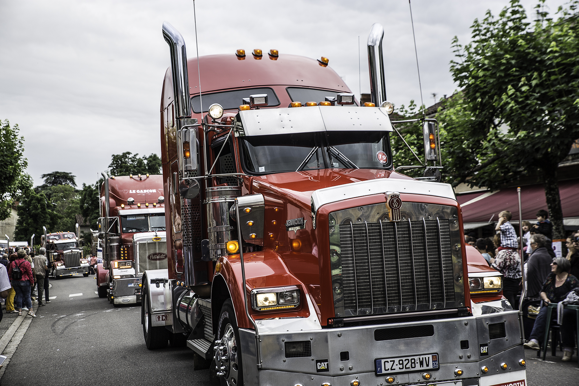 6 parade camions décorés 1bis 110616.jpg
