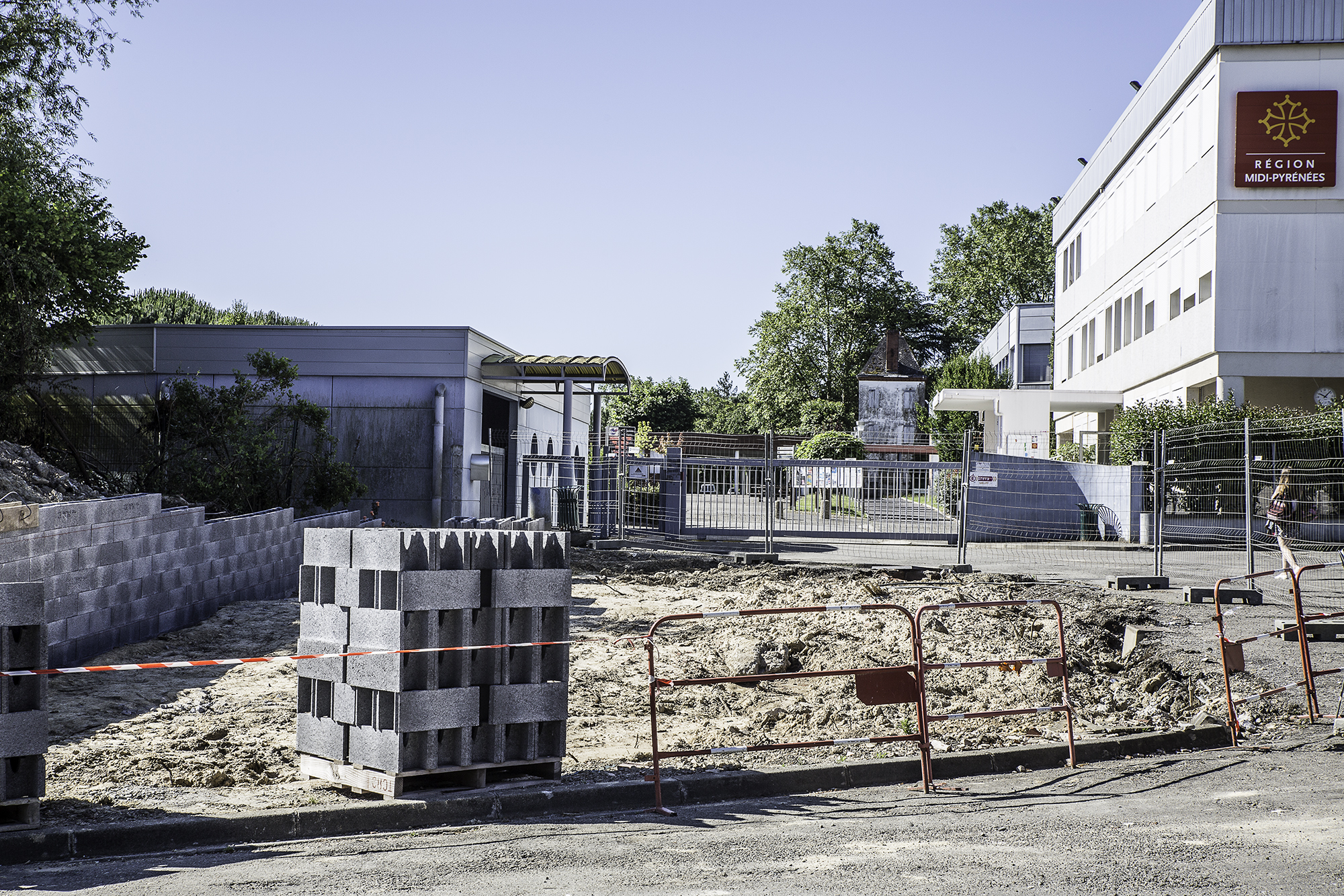 4 Devant l'entrée de la cité scolaire 1bis 220616.jpg