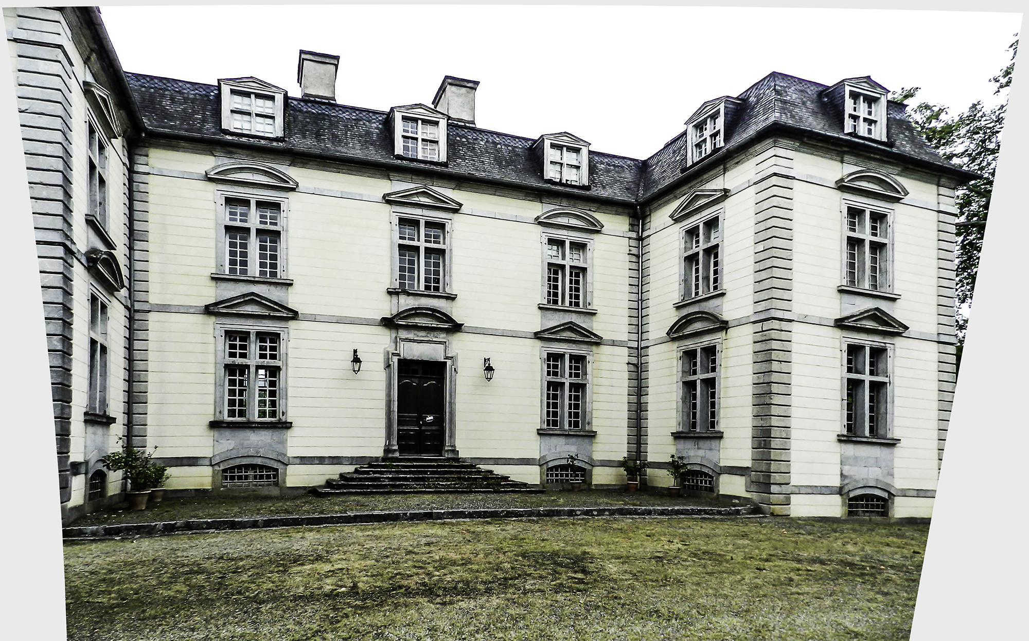 8 Trois-villes le chateau de Mr DE TREVILLE DR Maxime Fillos.jpg