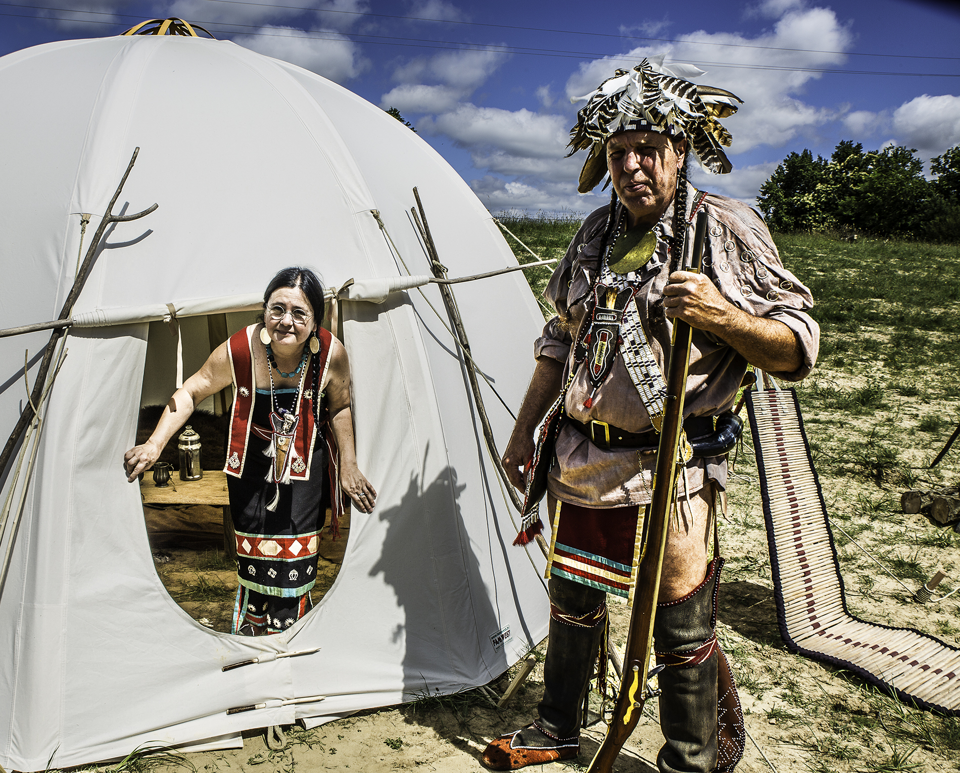 5 Porteplume et Petitbonheur et le tipi 1bis 030716.jpg