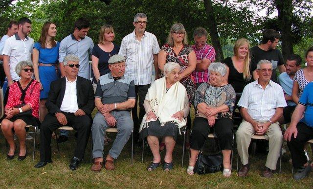 PROJAN Photo famille 100 ans Juliette.jpg