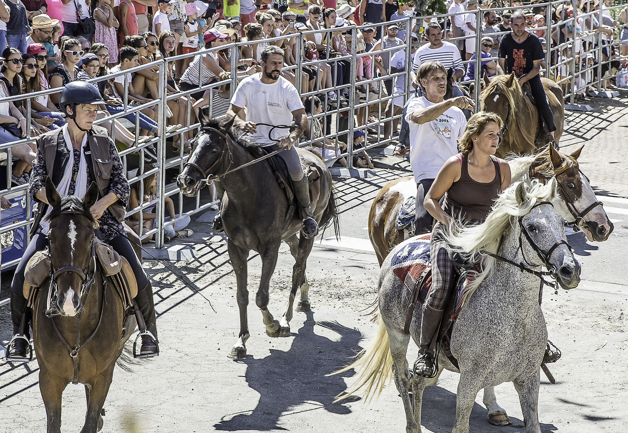2 Parade de cavaliers 1bis 140816.jpg