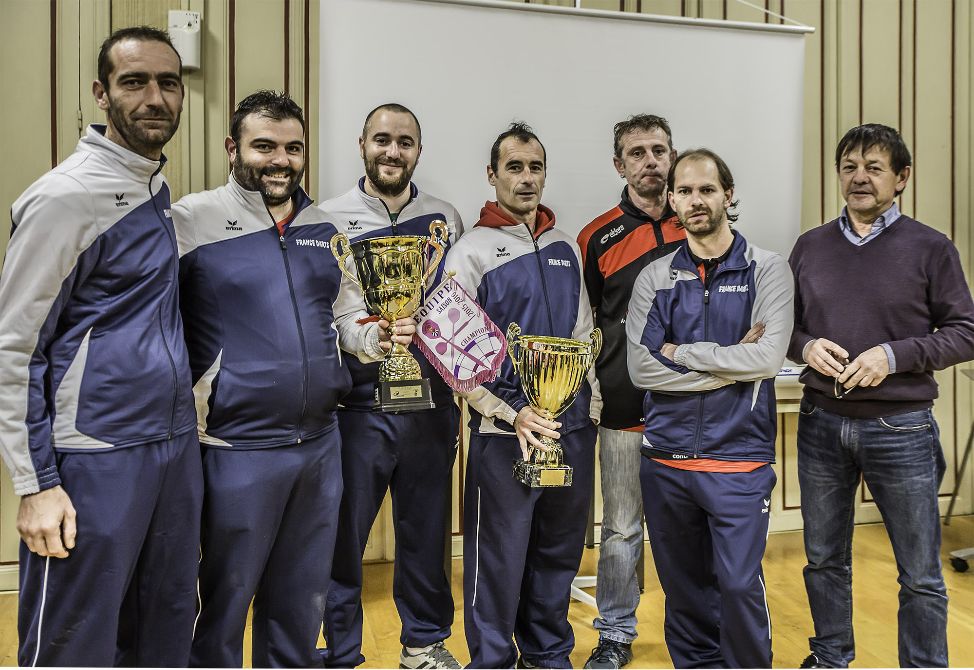 1 L'équipe championne avec Vincent Capderoque et Philippe Baratault 1bis 281116.jpg