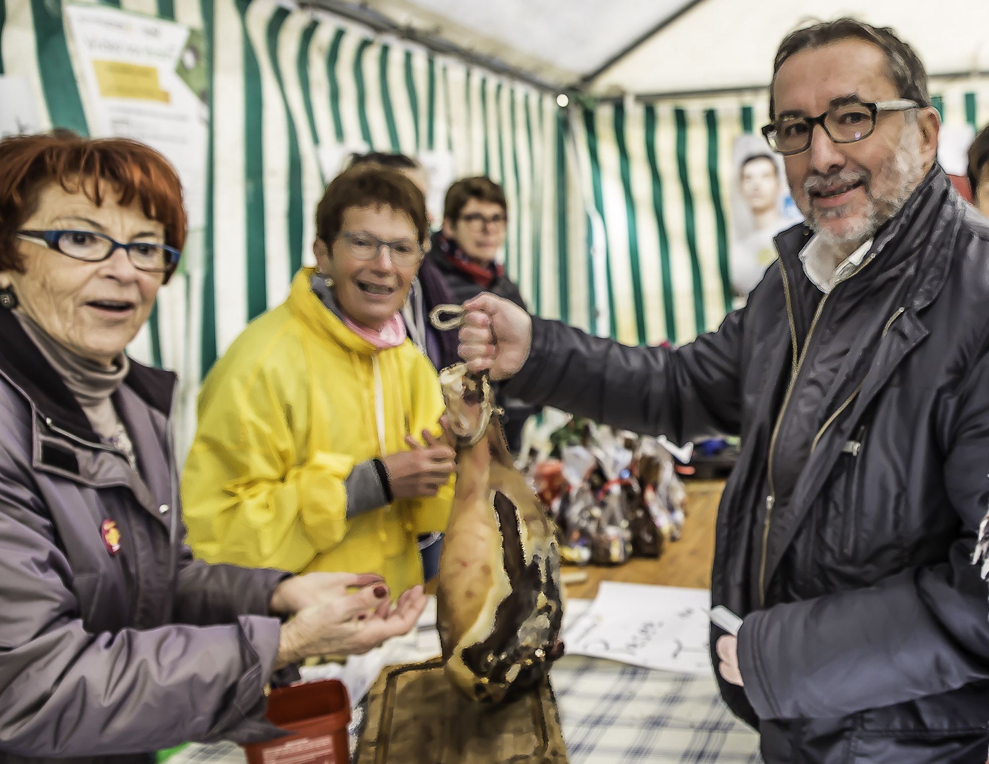 4 Christian Peyret pèse le jambon 1bis 031216.jpg