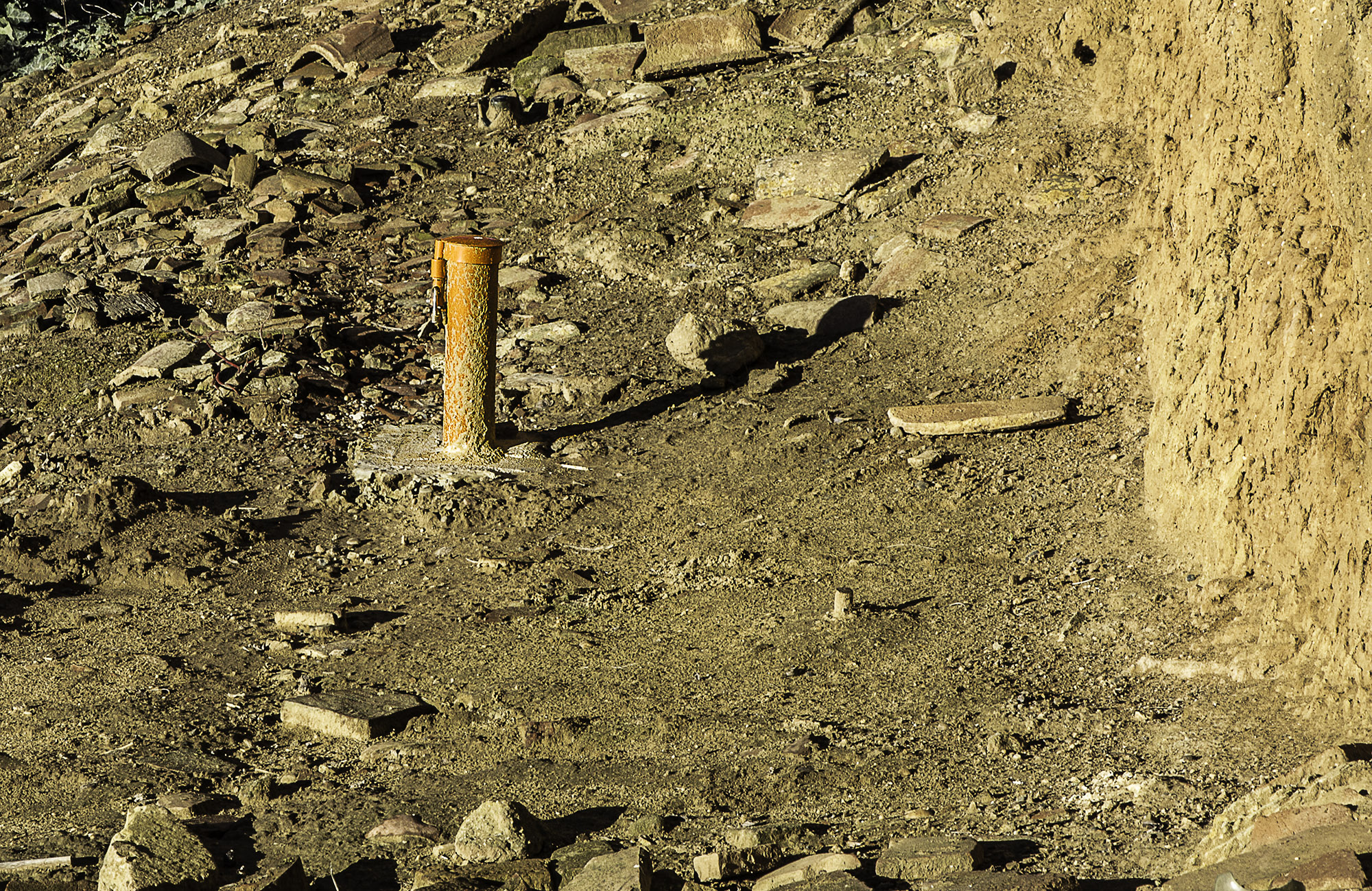 3 Sonde dans le talus du mur de terre 1bis 031216.jpg