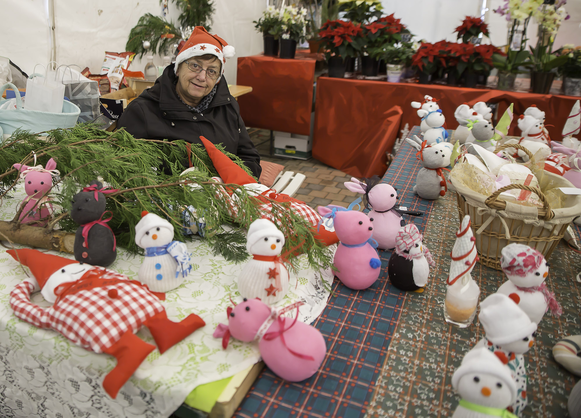 2 Lucie Arbiol au stand des peluches et autres doudous 1bis 171216.jpg