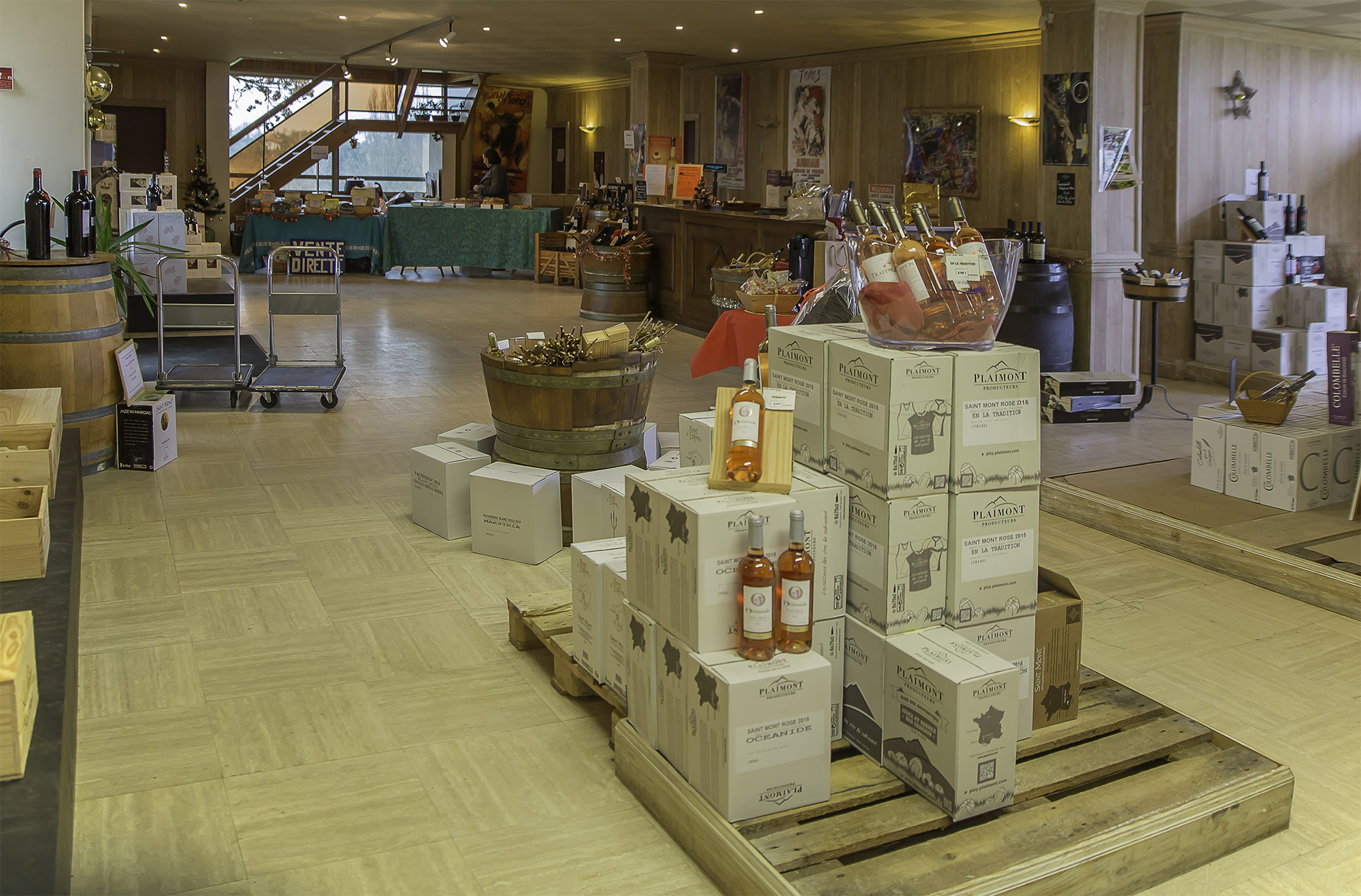3 Une partie de la boutique de la Cave avant les visiteurs 1bis 311216.jpg