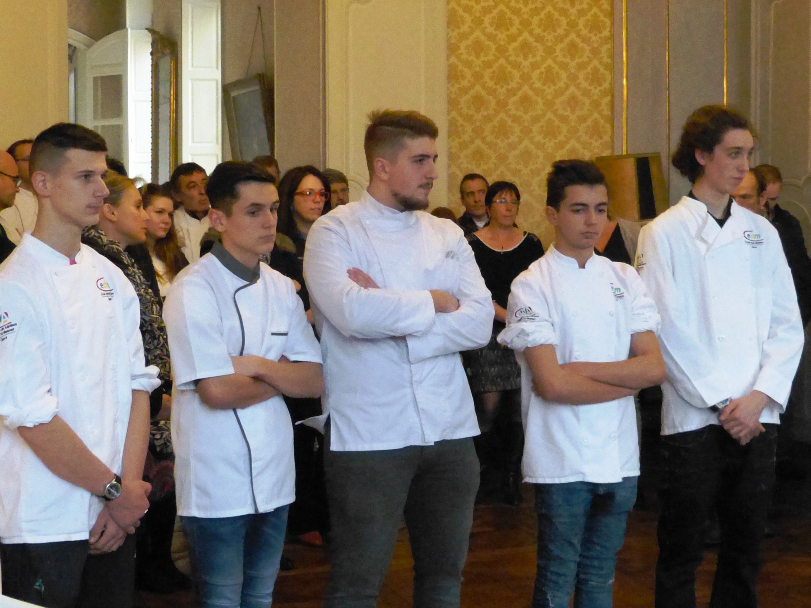 LES APPRENTIS.JPG