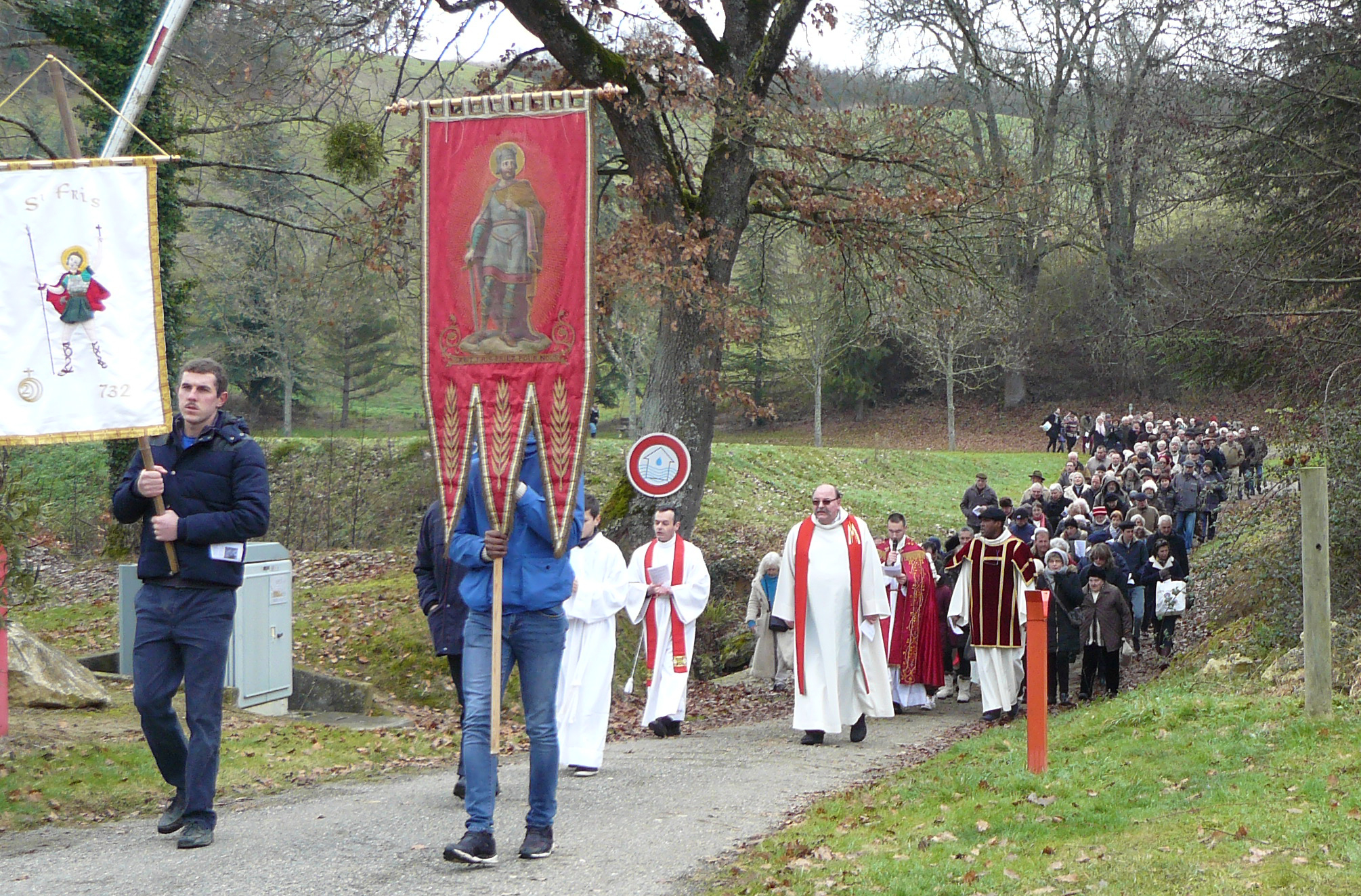 Pélerinage St Fris 4.jpg