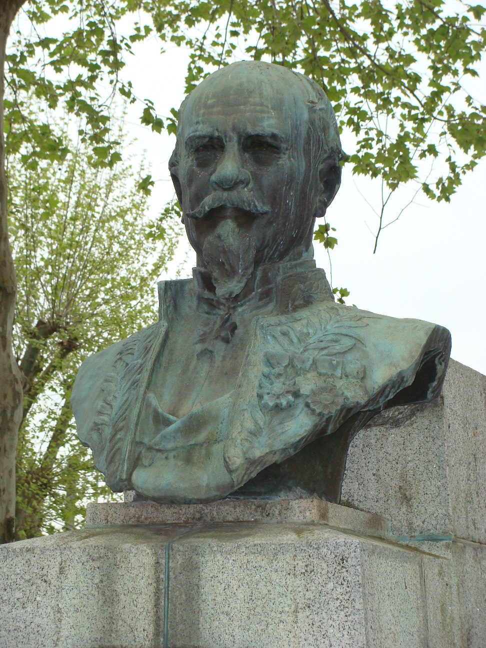 statue web.JPG