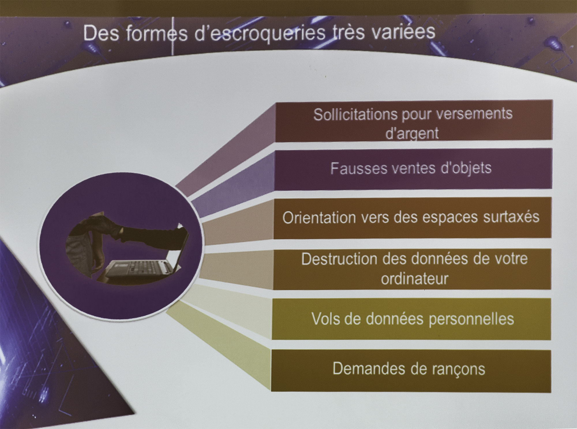 11 les escroqueries 1bis 070217.jpg