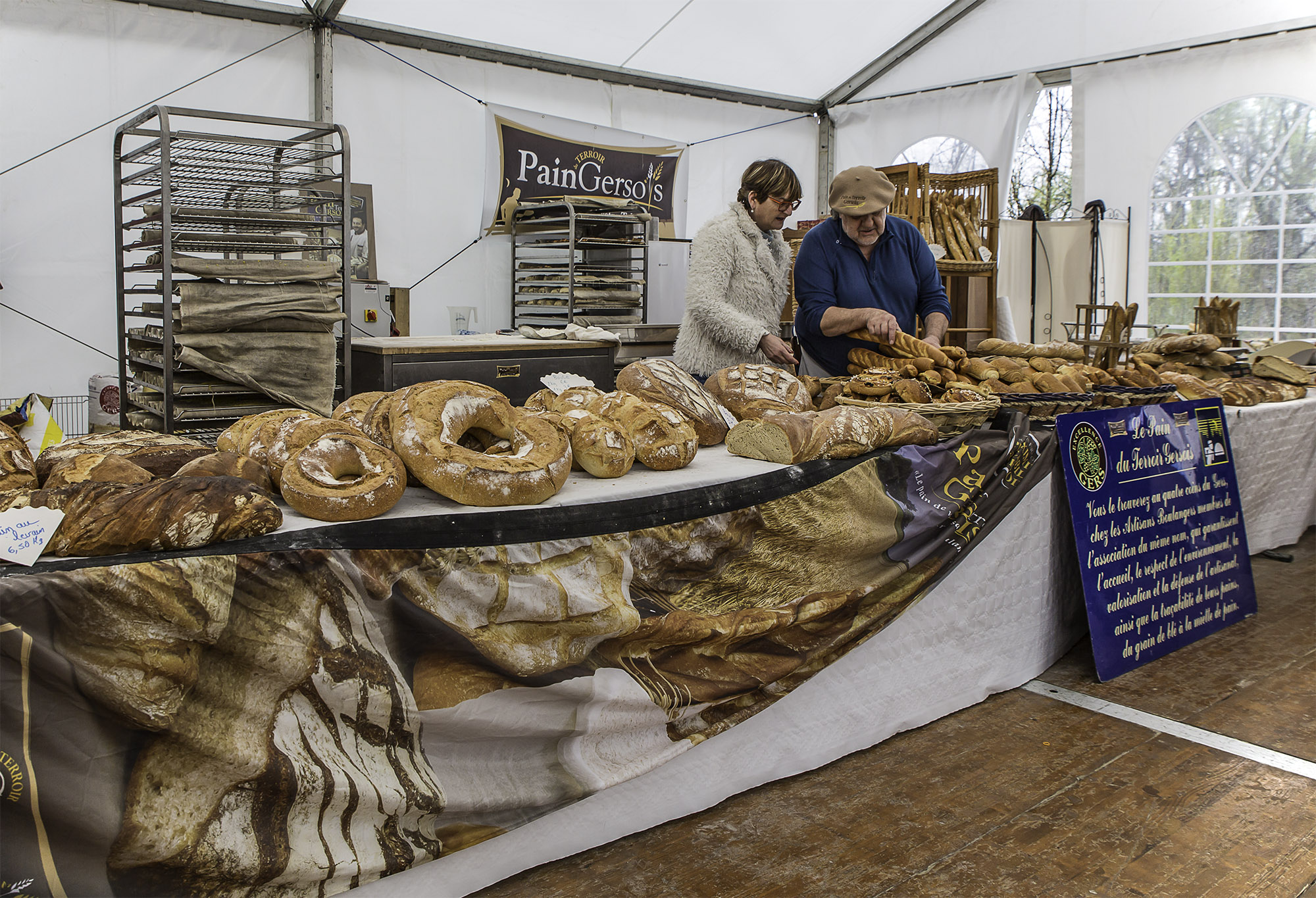 3 L'étal d'un boulanger à Saint-Mont 1bis 250317.jpg