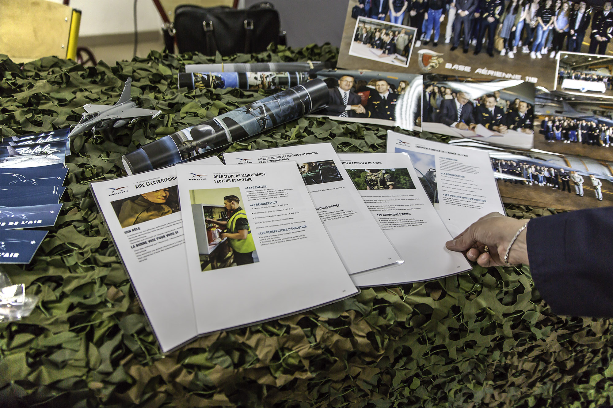 2 Des fiches claires sur les métiers de l'Armée cde l'Air 1bis 250317.jpg