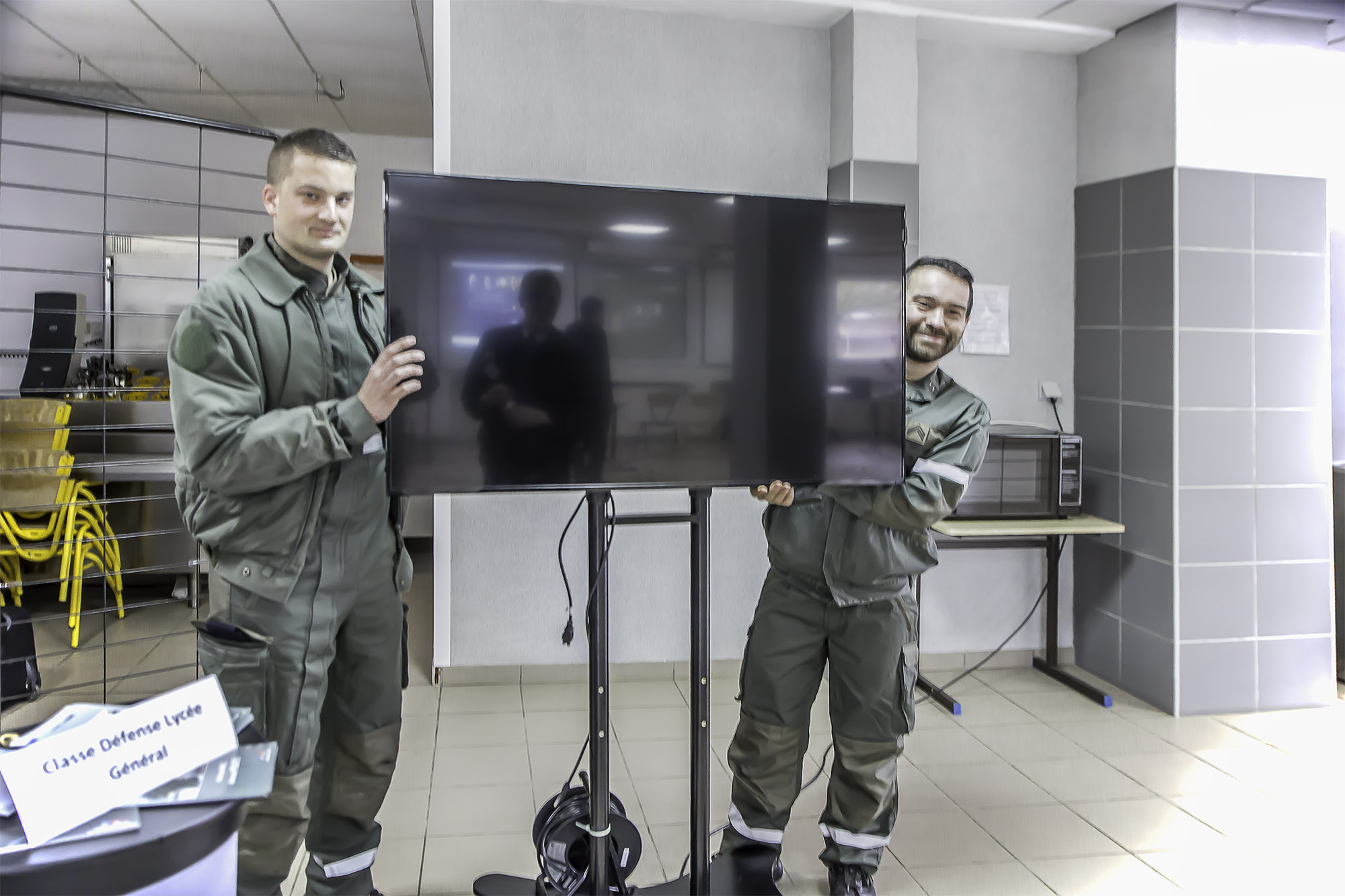 4 2 mécaniciens sont venus de la Base 1bis 250317.jpg