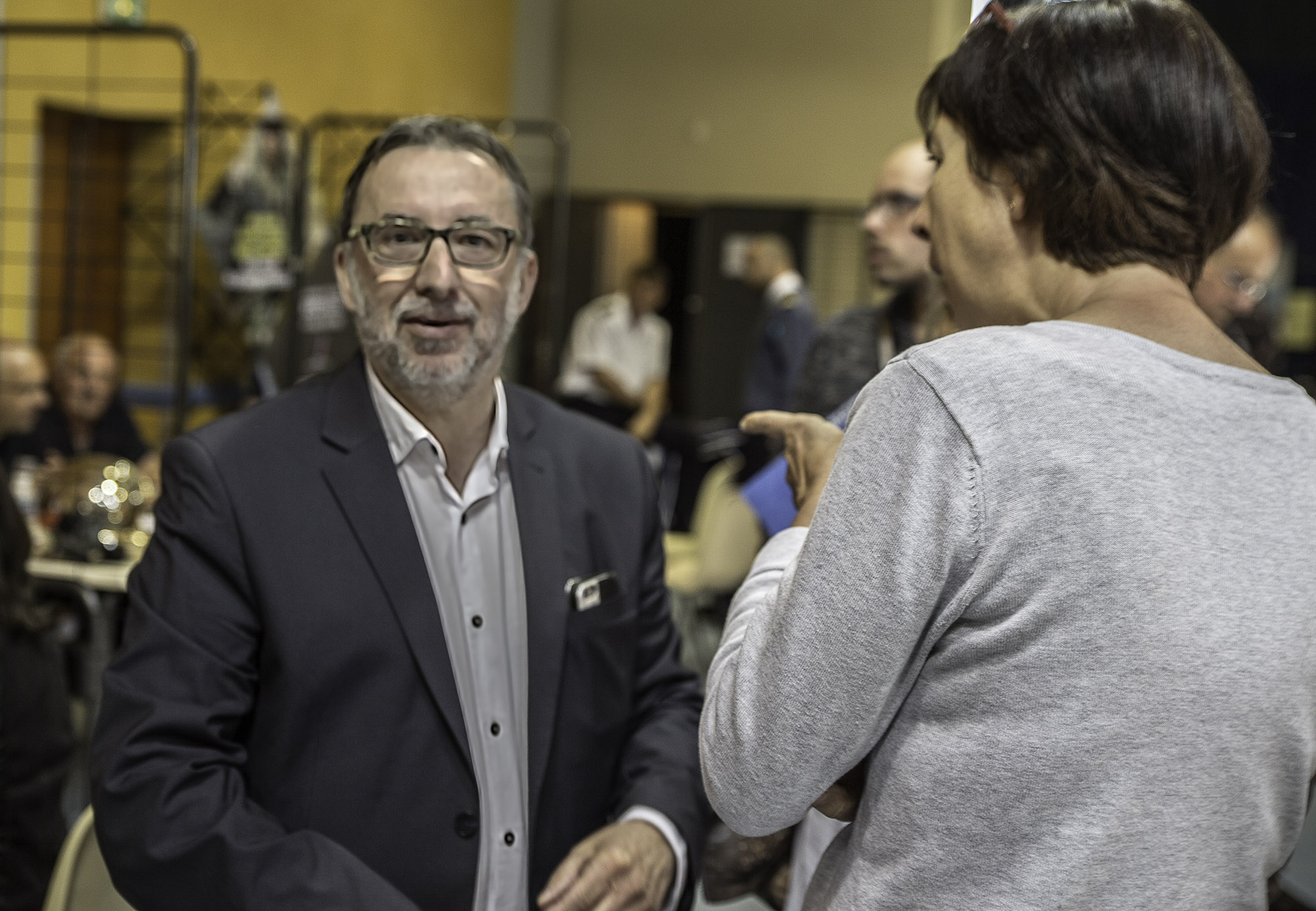 1 Christian Peyret inaugure le Forum 1bis 120417.jpg