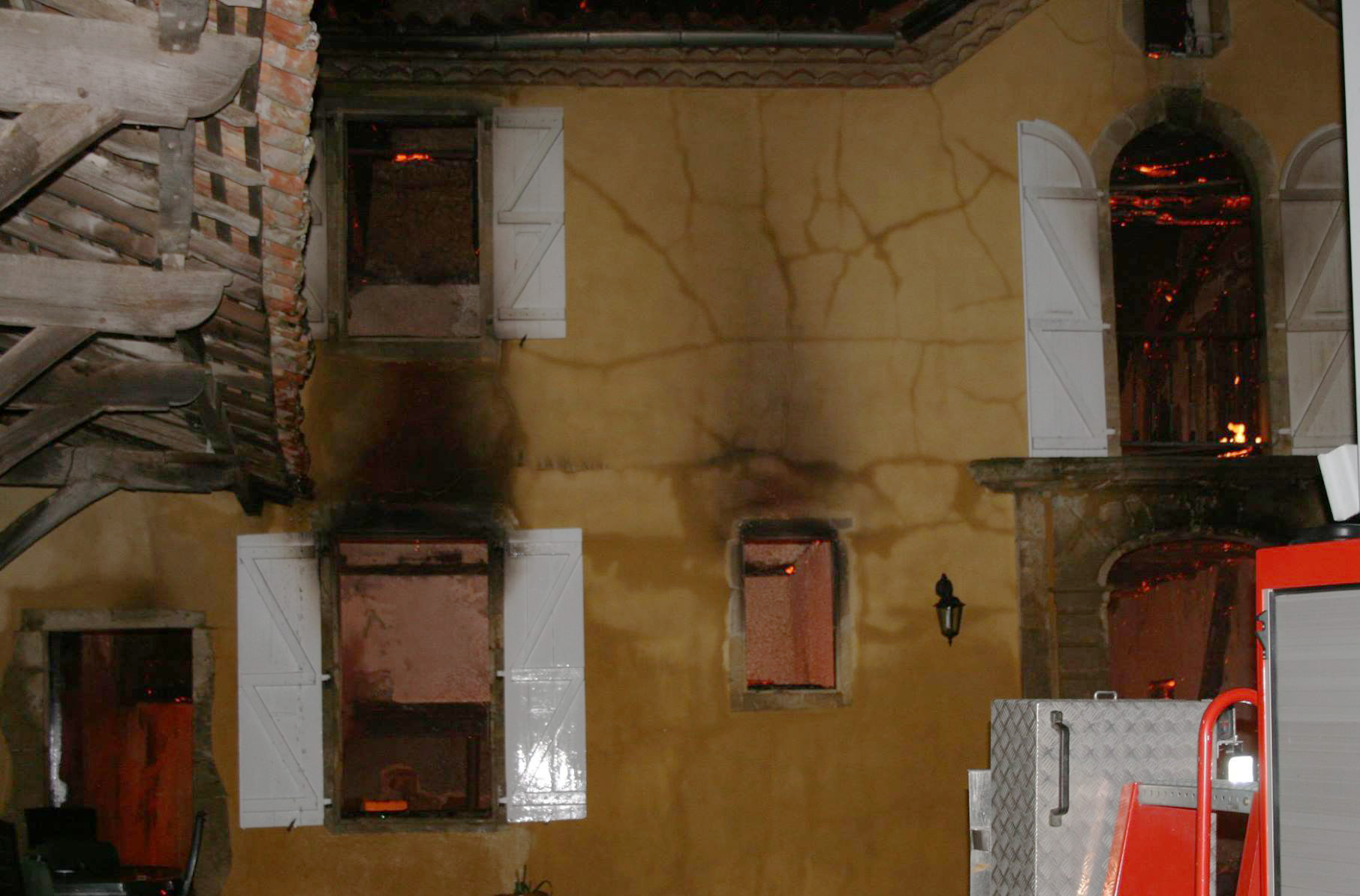 maumusson feu maison5.jpg