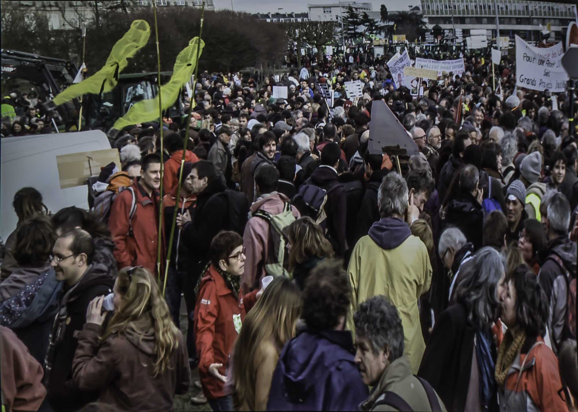 7 Manif contre l'aéroport NDDL 1bis 260417.jpg