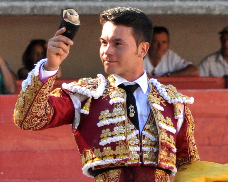 MANOLO-VANEGAS-LUNEL-2016-1_2.jpg