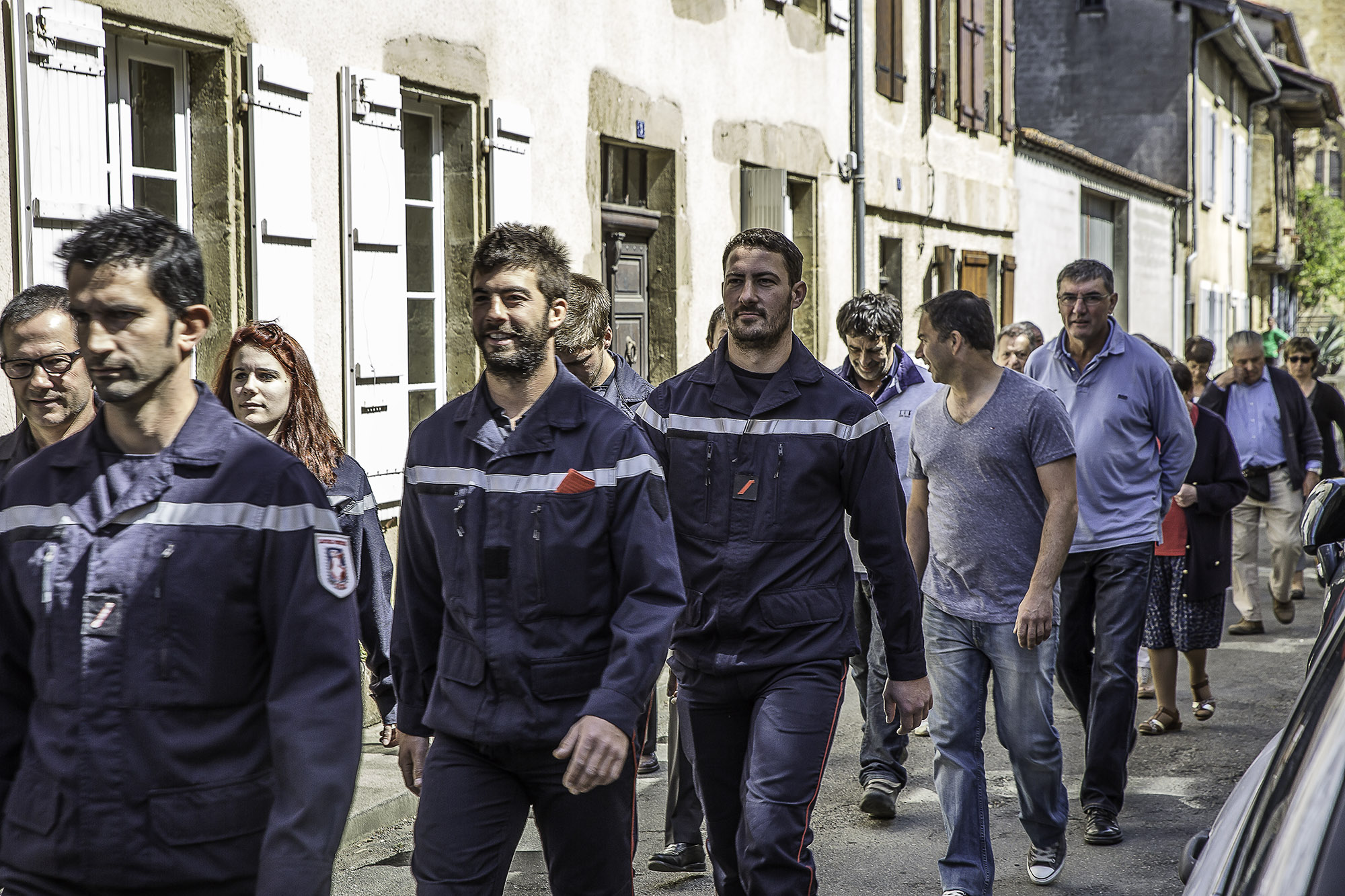 4 Sapeurs-pompiers et arrivée des CM et de la population 1bis 080517.jpg