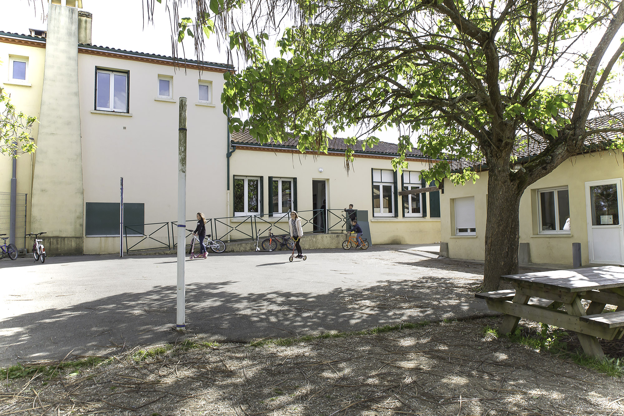 3 Cour école Arblade-le-haut 1bis 050517.jpg
