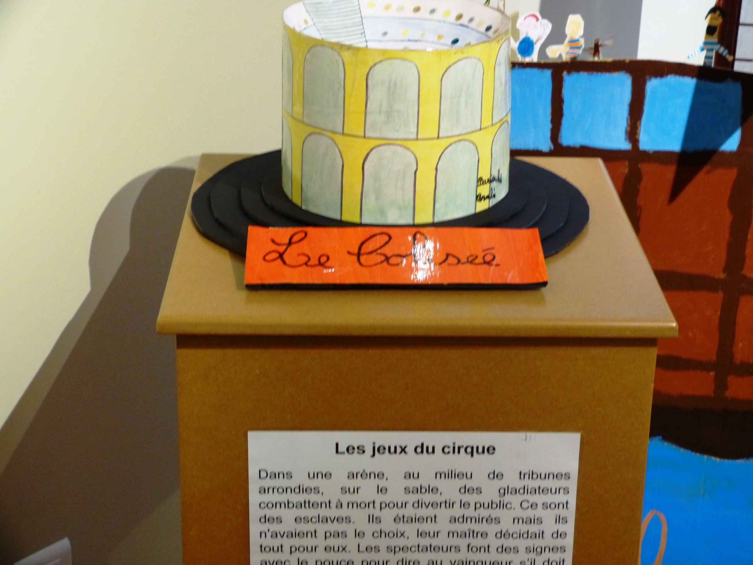 LE COLISEE.JPG