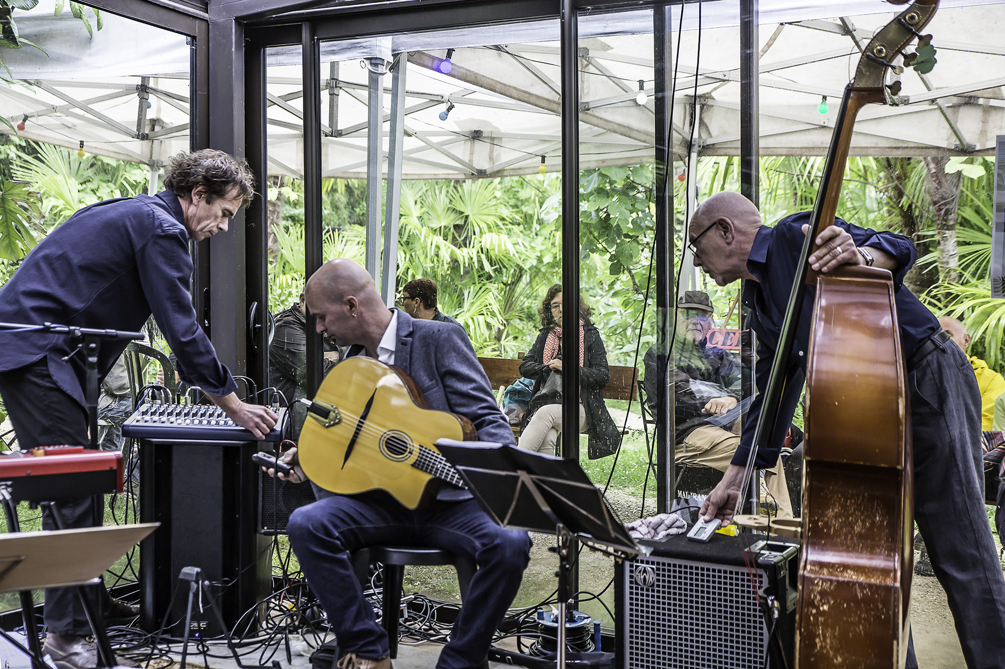 6 Les musiciens s'installent 1bis 040617.jpg