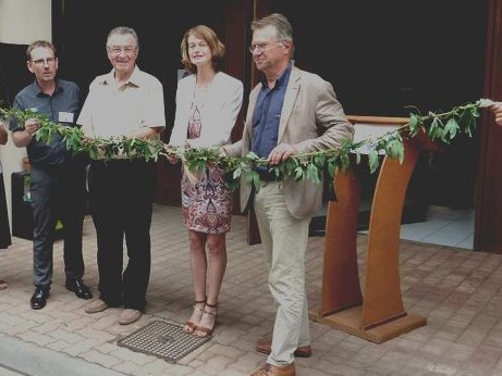 Inauguration CPIE - Coupé de la guirlande.jpg