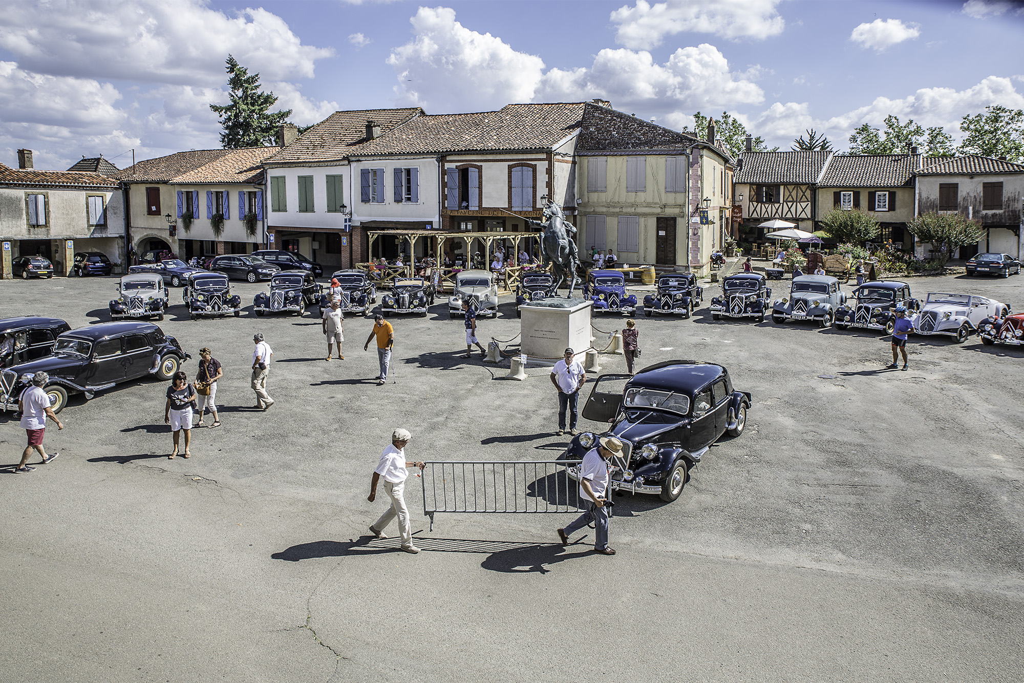 1 La place avant réaménagement 1bis 0716.jpg