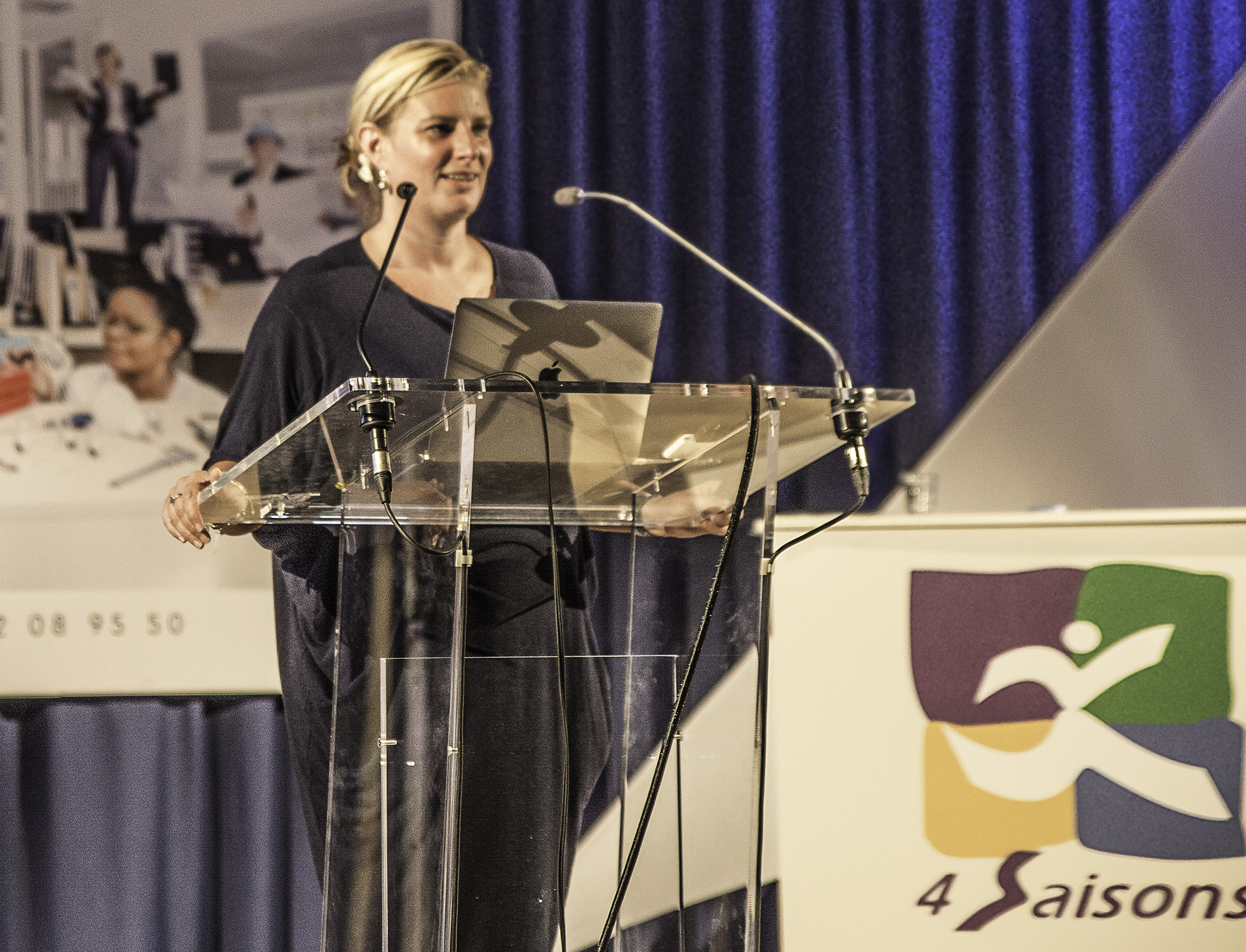 6 Conférence de Laurence Vanhee le bonheur au travail 1bis 270617.jpg