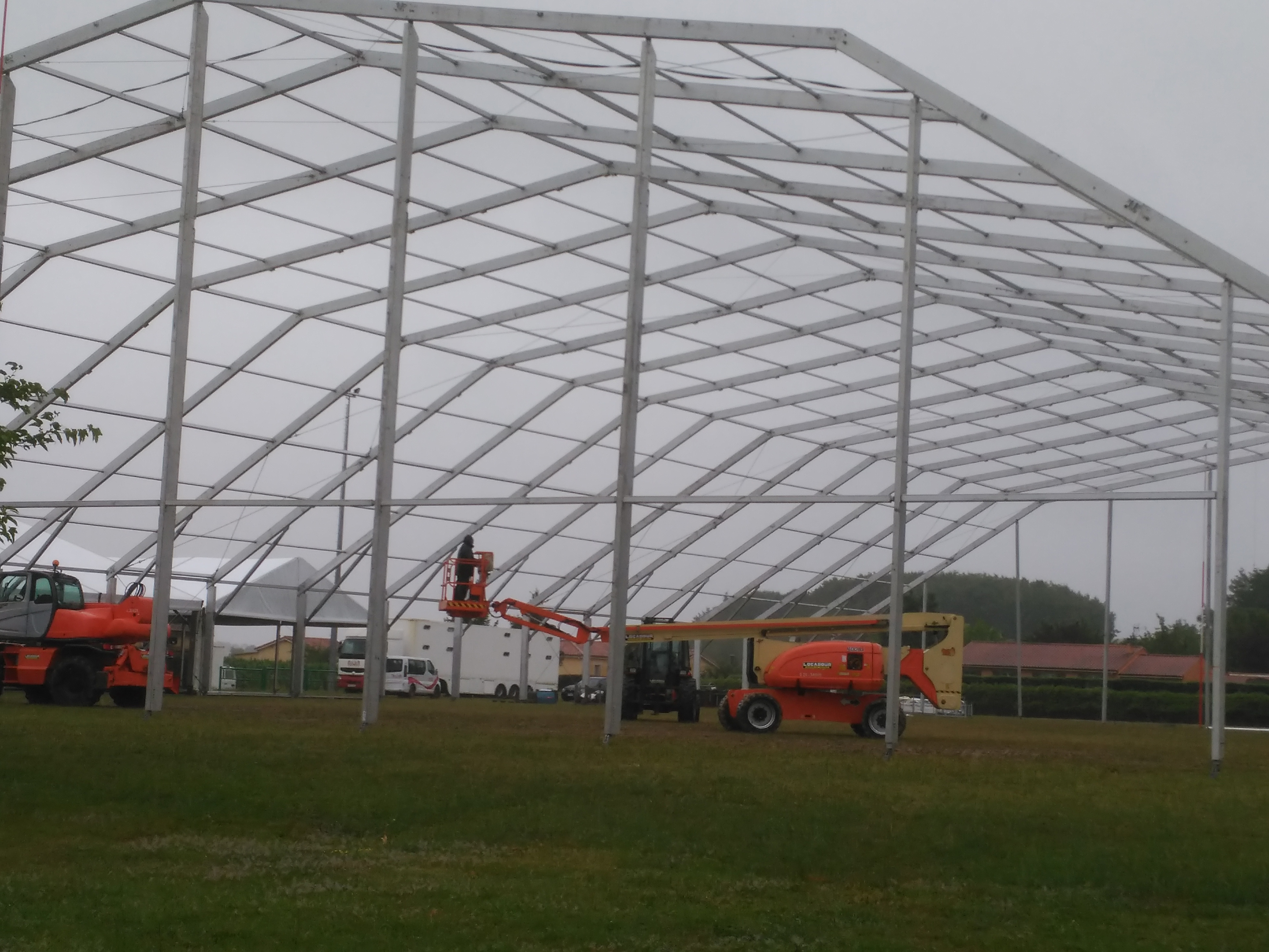 chapiteau marciac montage.jpg