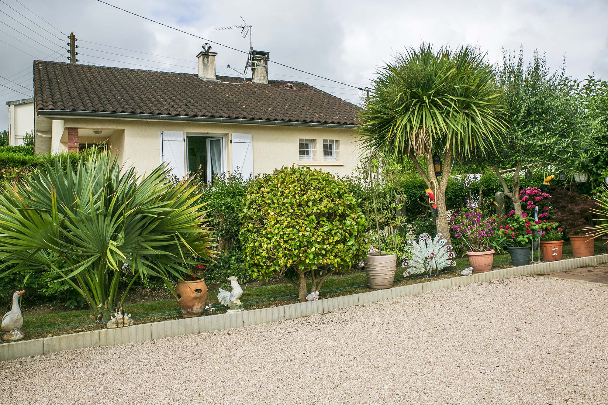 6bis Maison et terrasse fleurie 1bis 030717.jpg