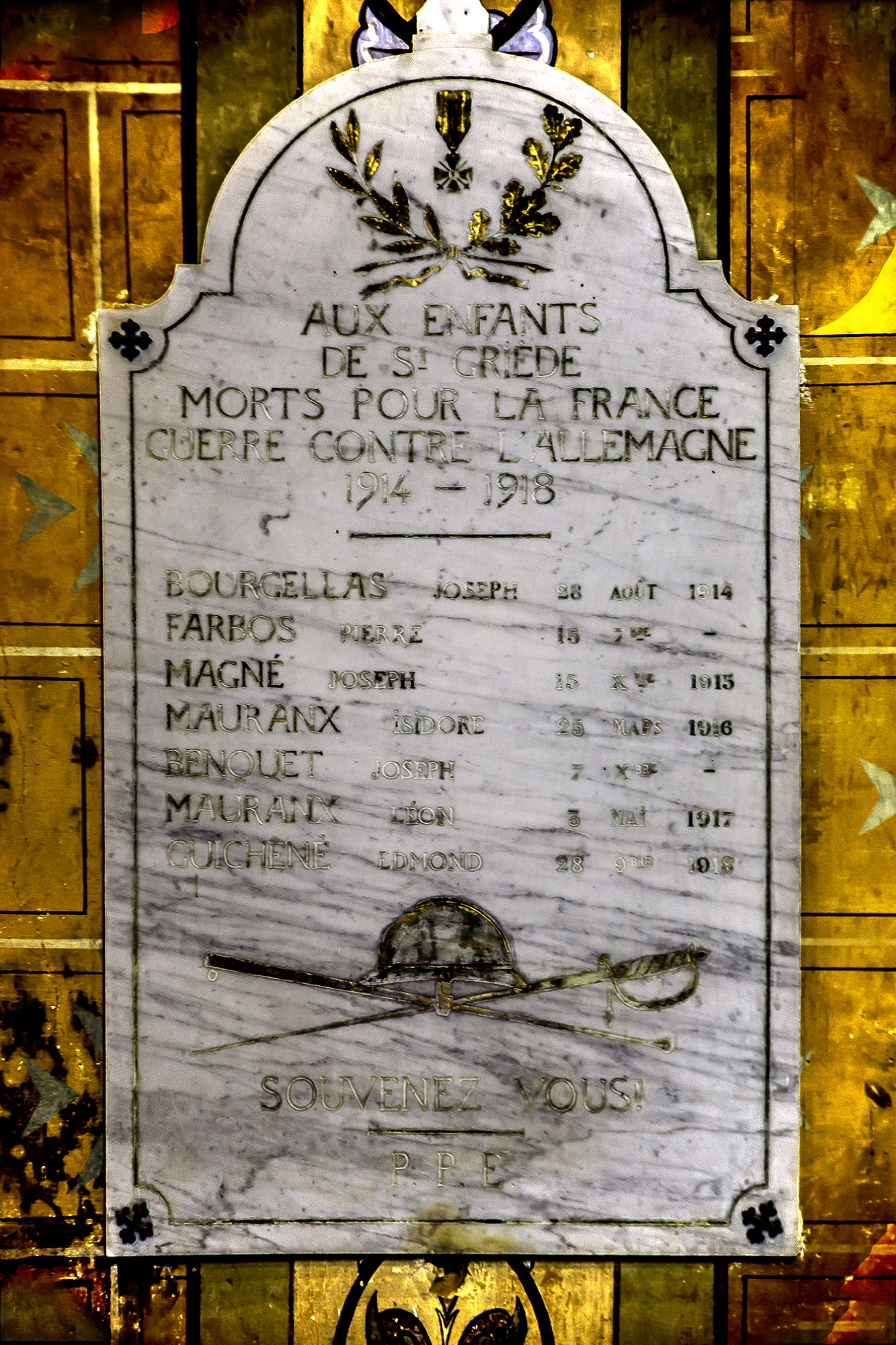 8 Plaque monumentaux morts dans l'église 1bis 200717.jpg
