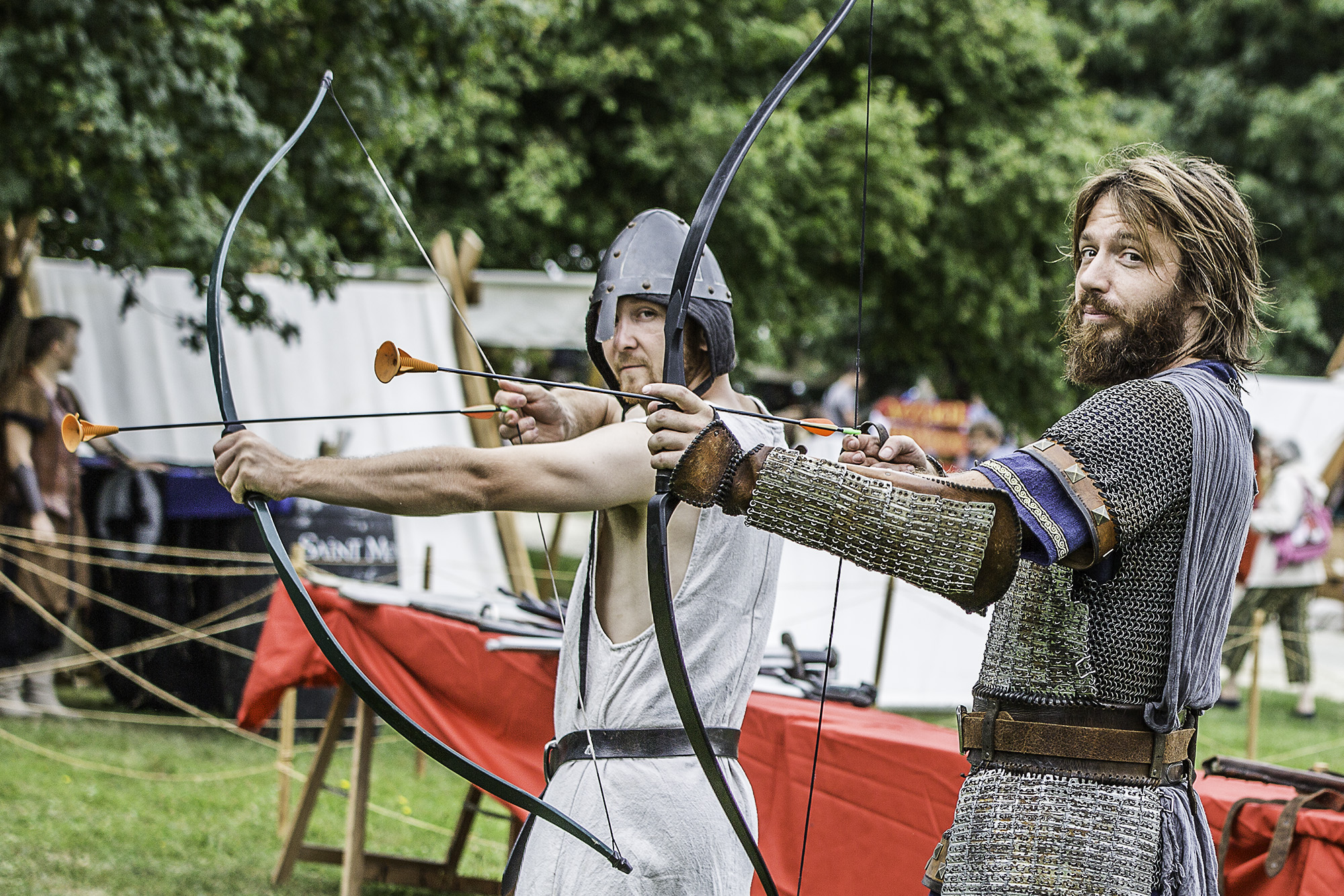 1 Ils apprennent le tir à l'arc aux jeunes 1bis 050817.jpg