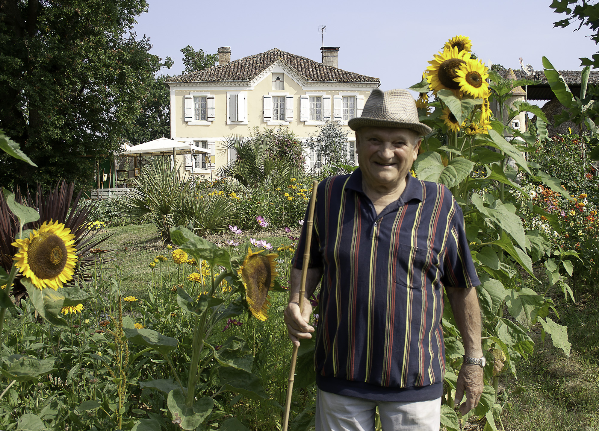 21 Hubert Labenelle dans le jardin de La Grange 4 1bis 290610.jpg