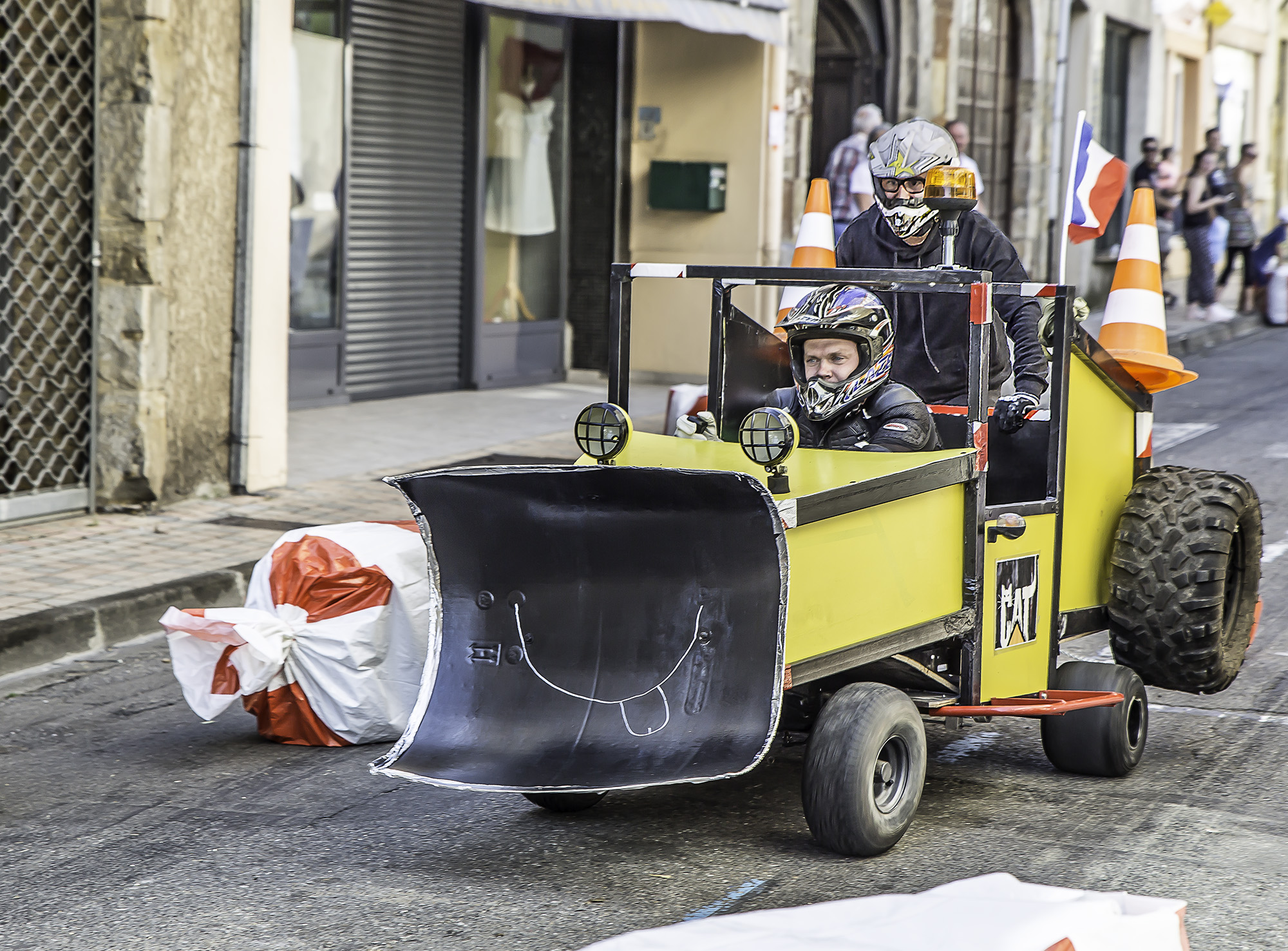 6 Une caisse qui porrat envelopper un Quad 1bis 140817.jpg