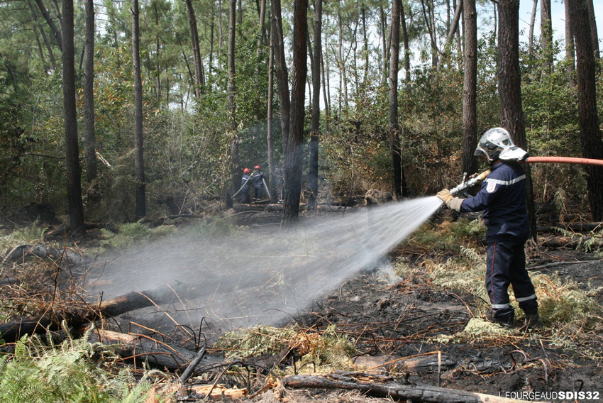 pompiers feu bois loudebat 4.jpg