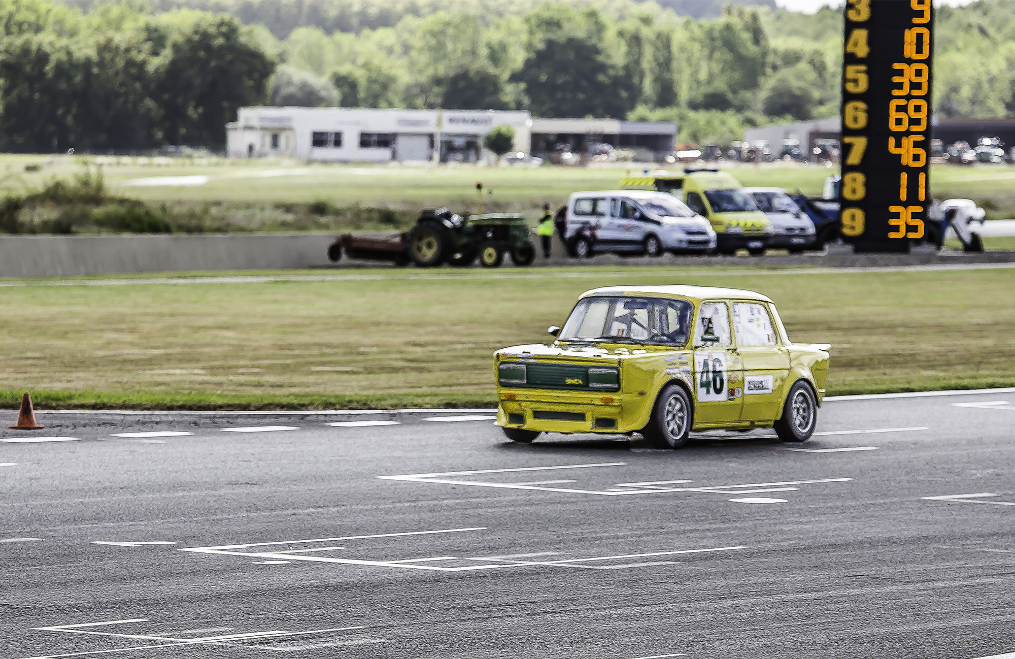 1 Maxi 1000 course 2 le 46 1bis 100917.jpg