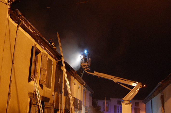pompier feu vic 33p.jpg