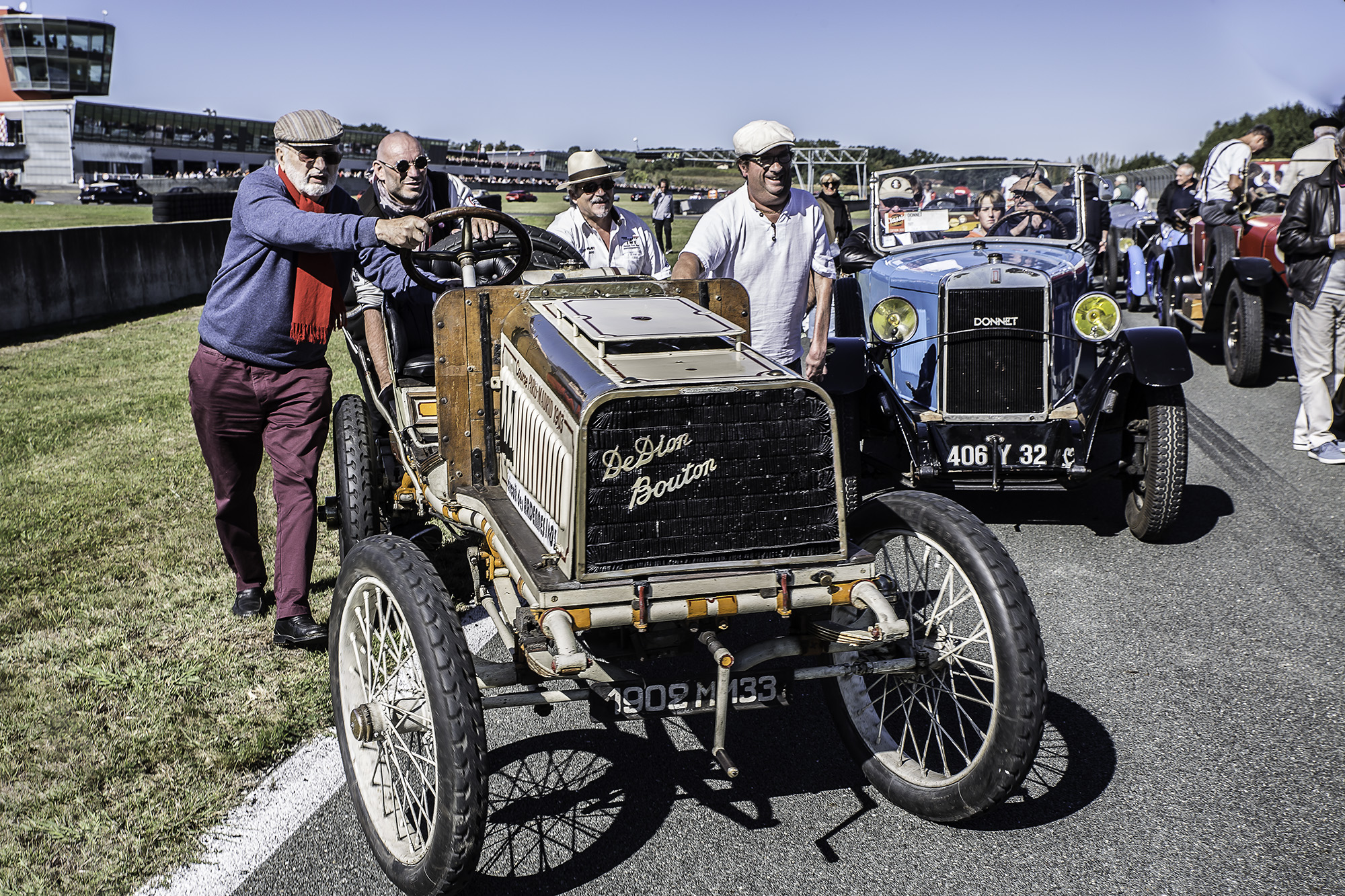 3a La De Dion Bouton passe en tête 1bis 081017.jpg