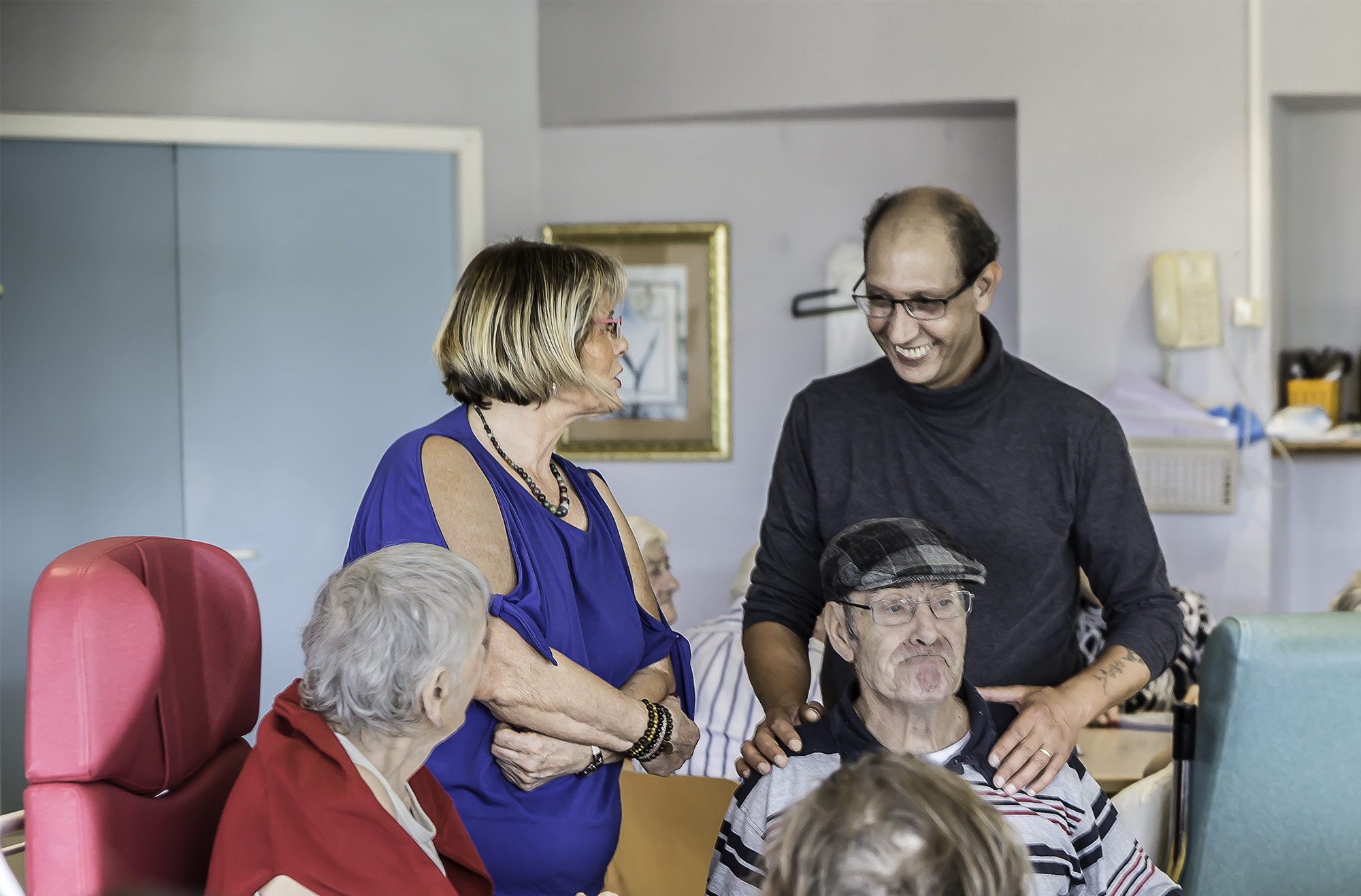 8 Soufiane avec des pensionnaires 1bis 061017.jpg